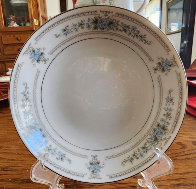 Elington Berry Dessert Bowls (pairs) 5 1/4″ Wade Porcelain White Blue Platinum !