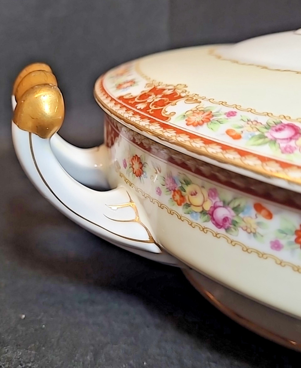 Regal China Lafayette 8″ Covered Casserole w/ Handles – Made in Occupied Japan