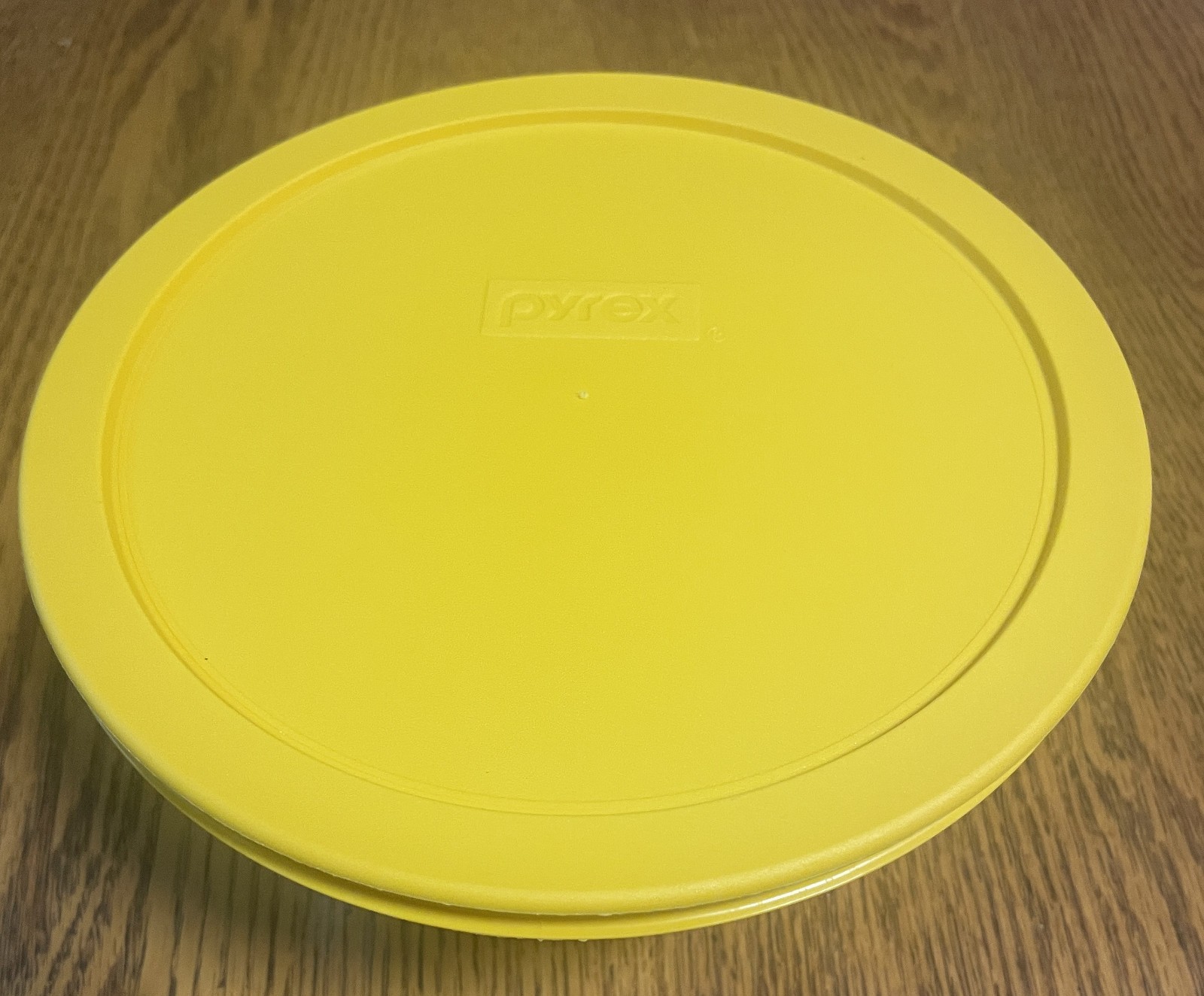 4 Piece Ribbed Pyrex Nesting Bowls w/Colored Snap-On Lids