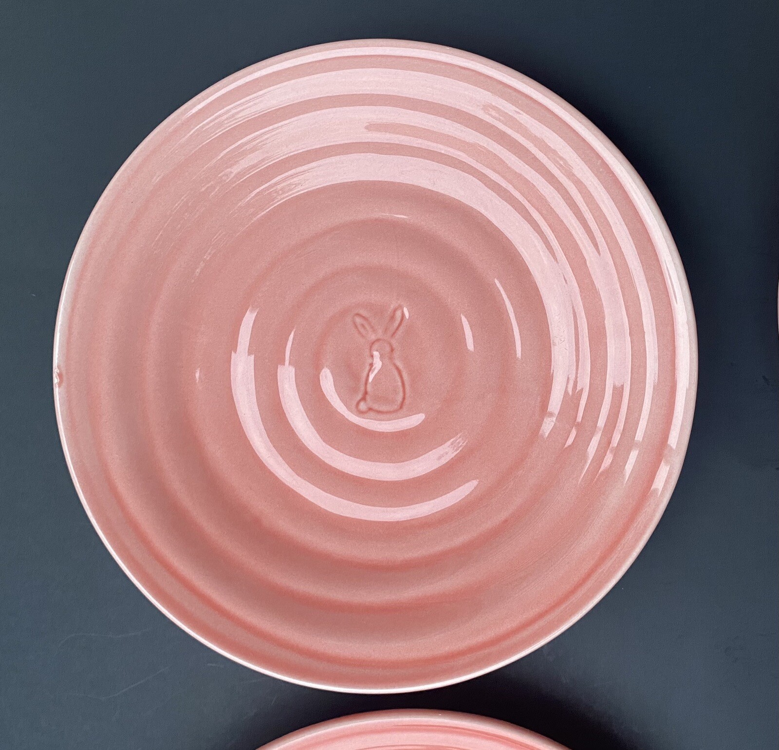 4 Pink Easter Bunny Rabbit Dinner Plates Set ~8.75″ D Tag Brand Tablescapes