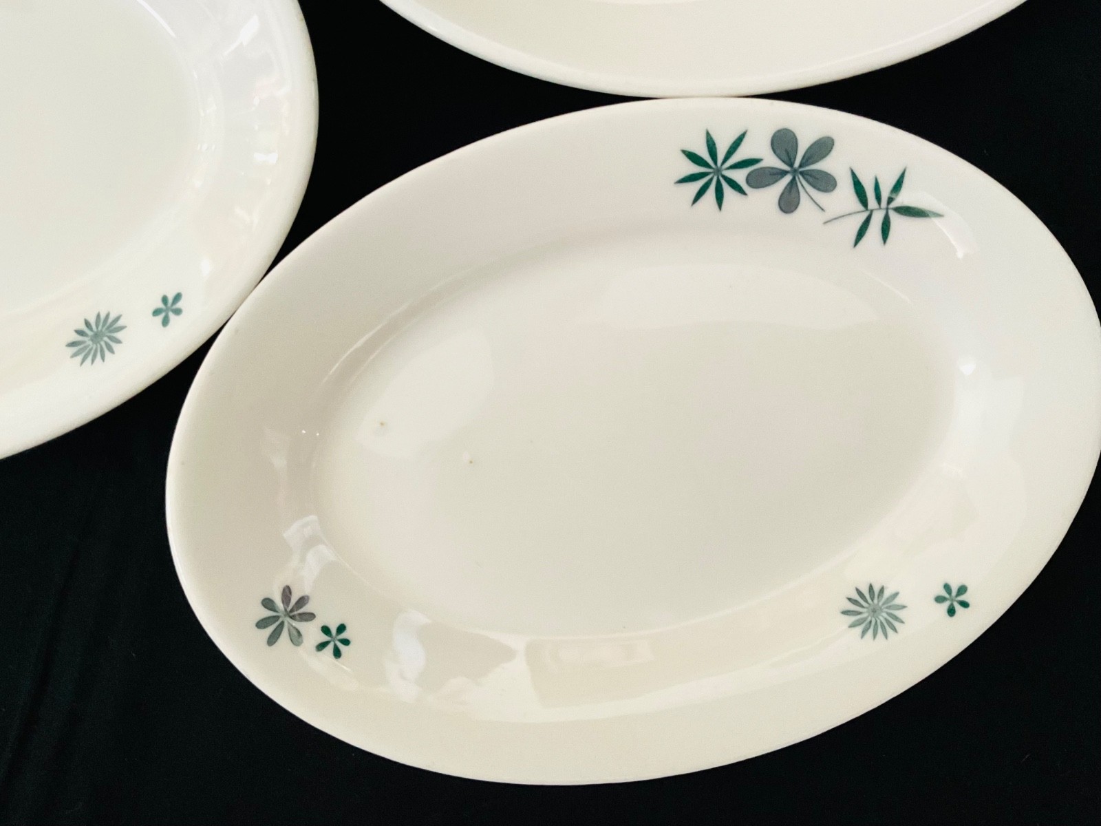 VTG HOMER LAUGHLIN BEST CHINA 4~OVAL SIDE PLATES 8x6x1 GREEN FLORAL TRM ON WHITE