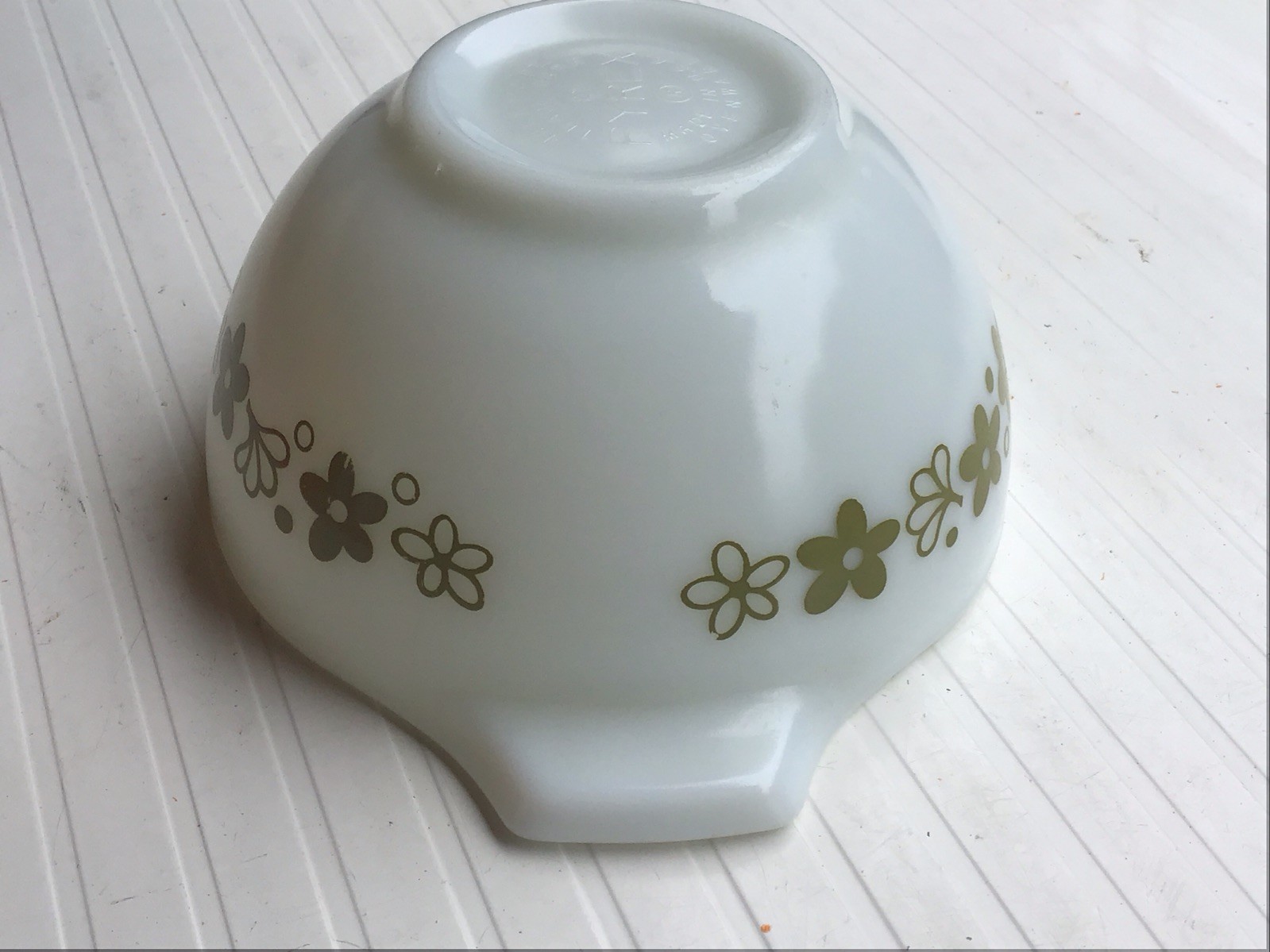 Vintage Pyrex Spring Blossom Green 441 Cinderella Mixing Bowl 1.5 PT Crazy Daisy