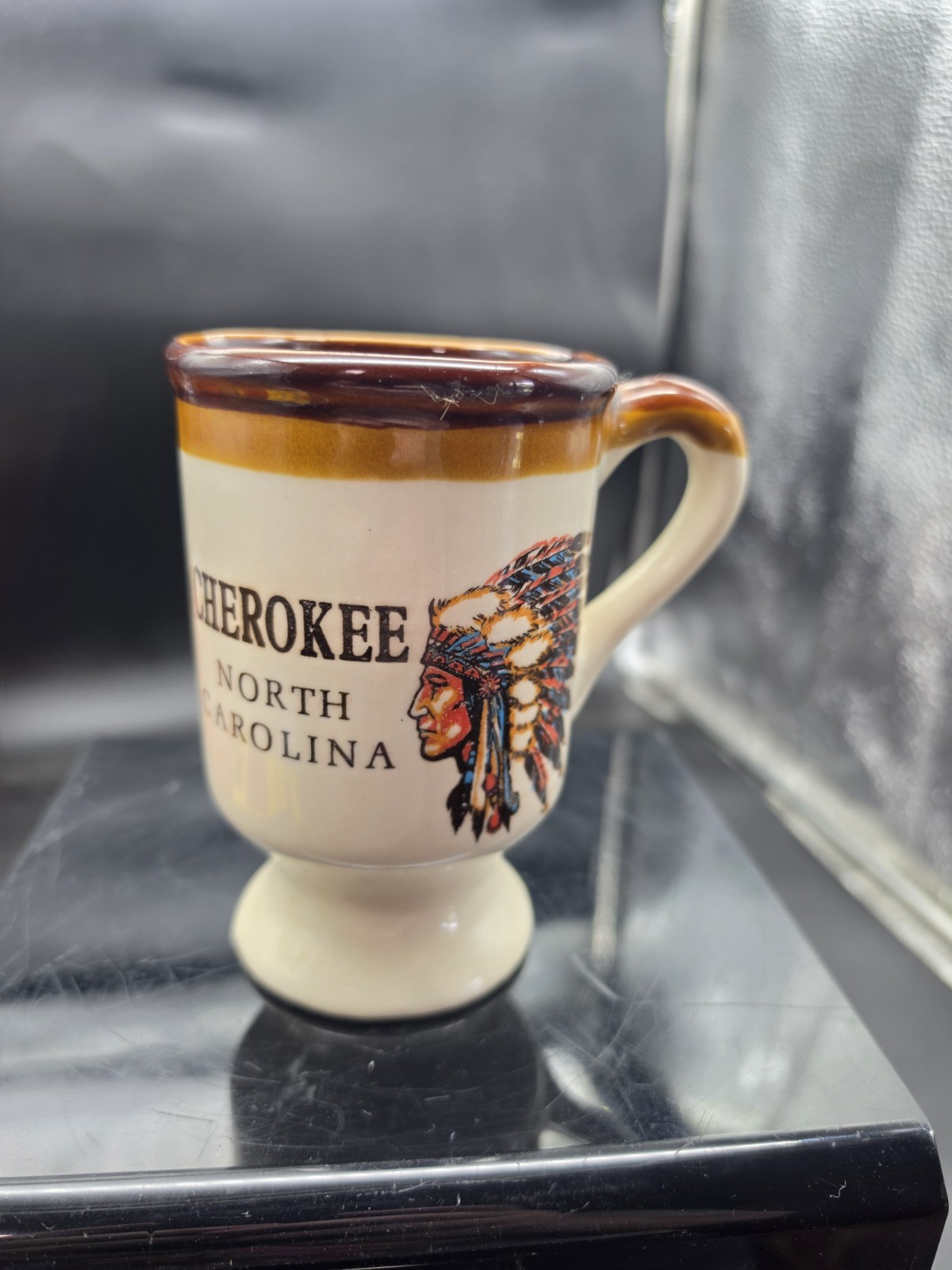 North Carolina Cherokee Souvenir Brown Glaze Coffee Mug 5″ Tall 80s Footed