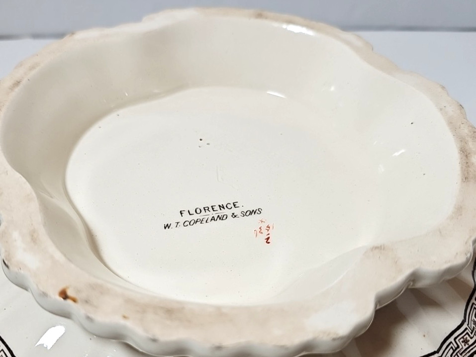 1880 WT Copeland & Sons Florence 9.5″ Round Handled Open Serving Dish U80