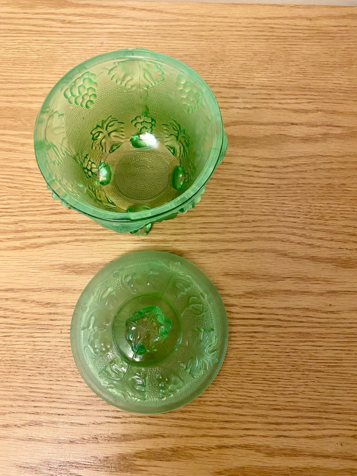 Vintage Jeannette Frosted Green Glass Candy Dish Embossed Grapes Footed w/ Lid