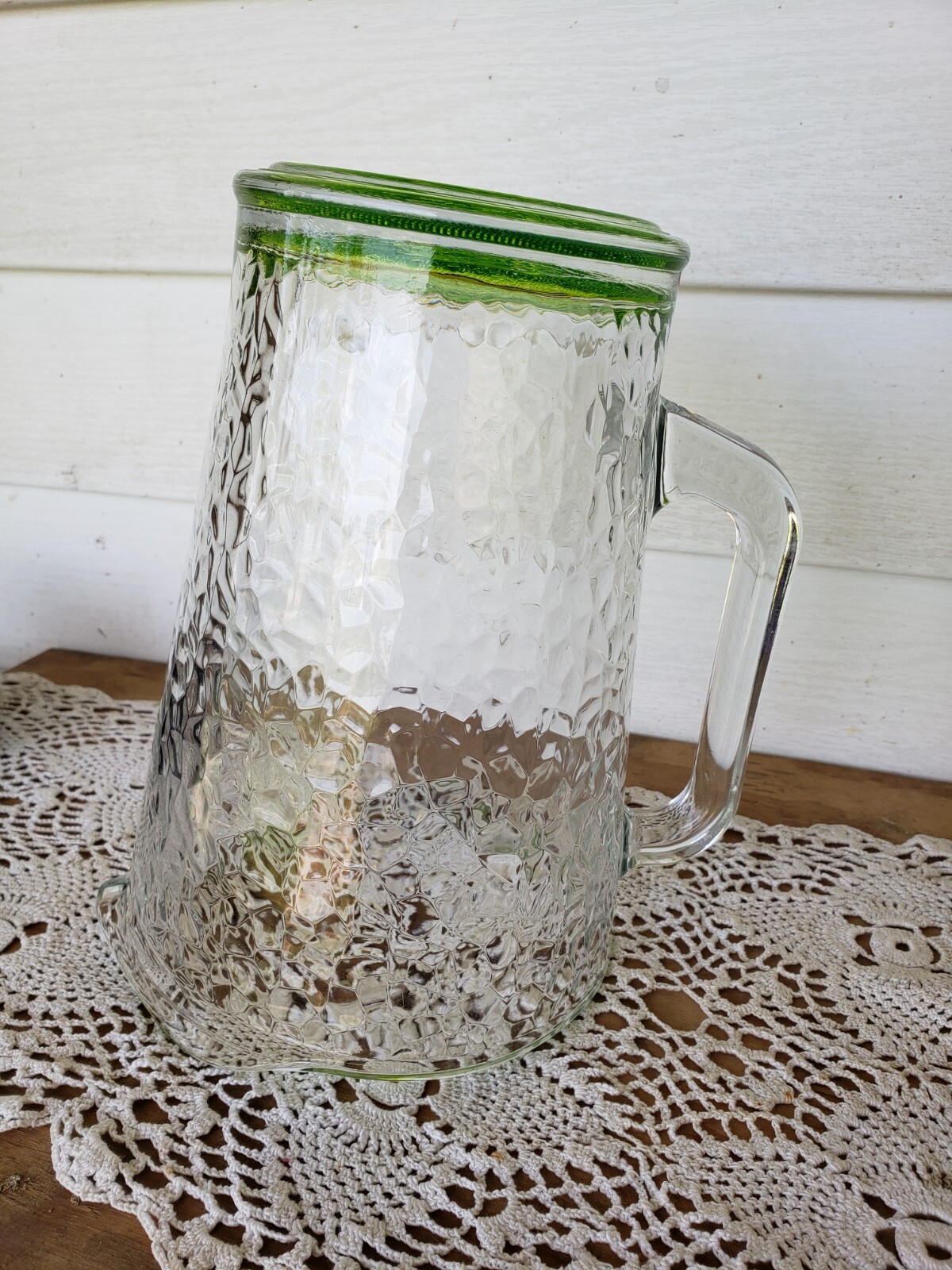 VINTAGE CRISA LARGE 8.75″ CLEAR LIME GREEN HAMMERED GLASS PITCHER SQUARE HANDLE