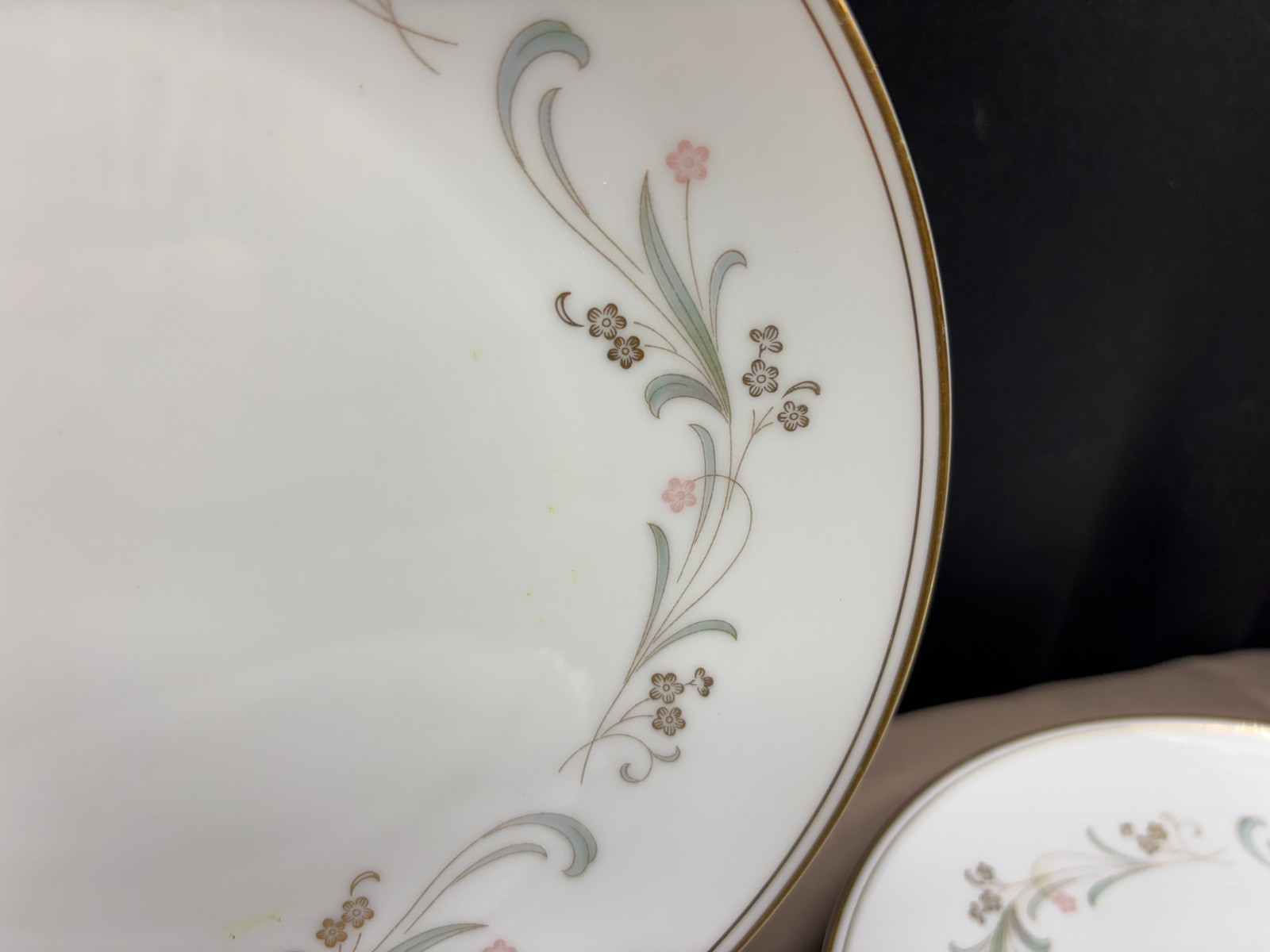 Noritake “CLARIDGE” Japan ~ #6020 ~ Set of 4 ~ Salad Plates ~ 8 1/8″