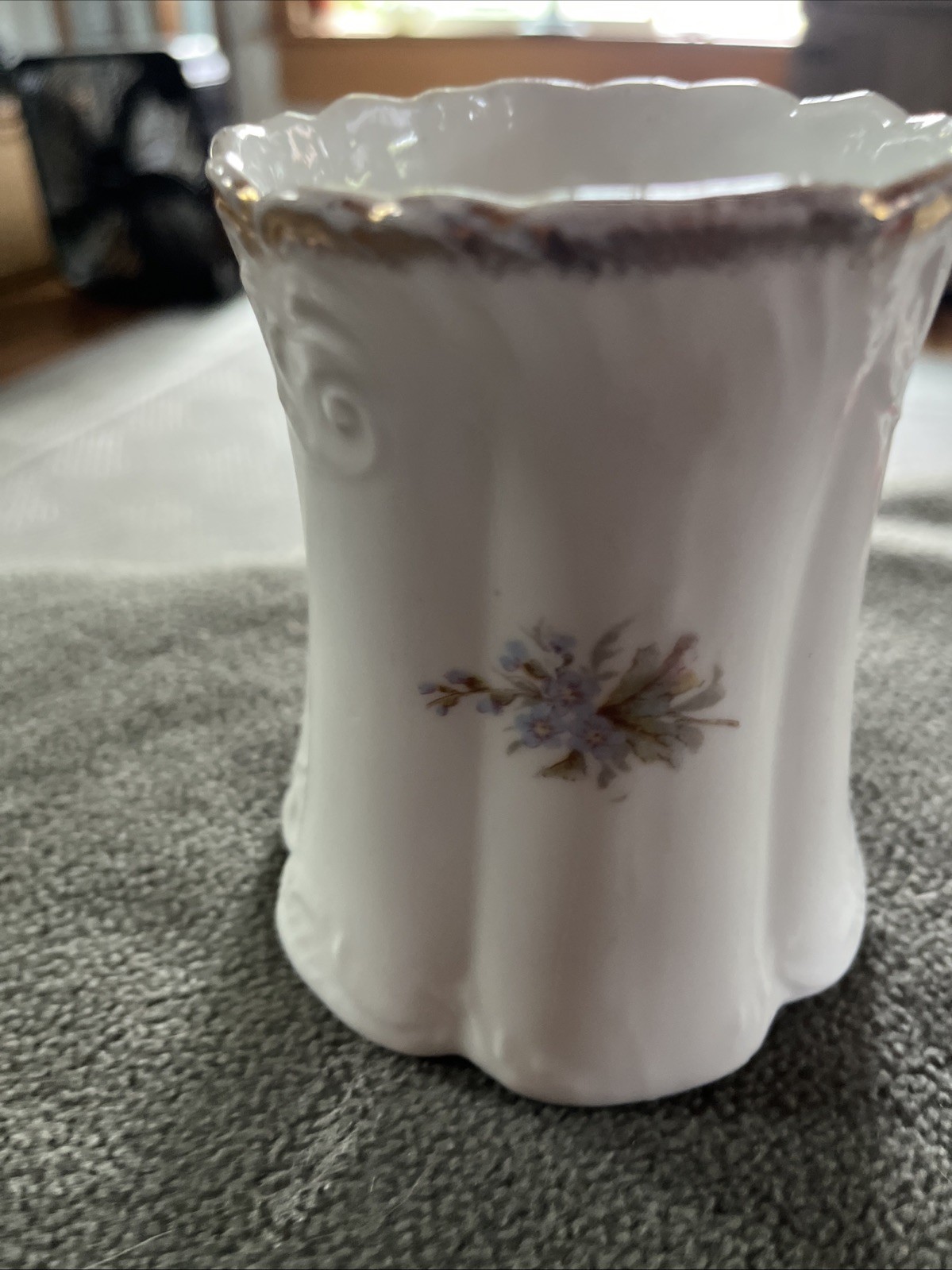 Rs Prussia Chrysanthemum: Daisy Pattern 4 1/2 Vase