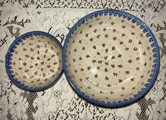 Set of 2 Nesting Hand-Painted Floral Polish Pottery Bowls Kalich Boleslawiec