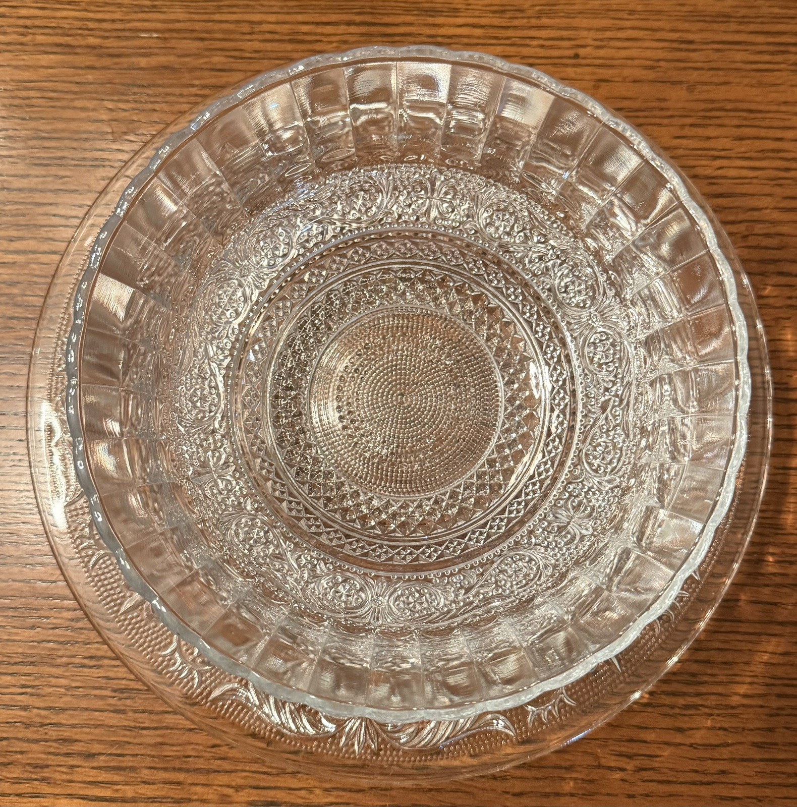3 Pcs -VINTAGE KIG MALAYSIA Trellis Glass Sandwich; 2 Serving Bowls & 1 Lg Plate