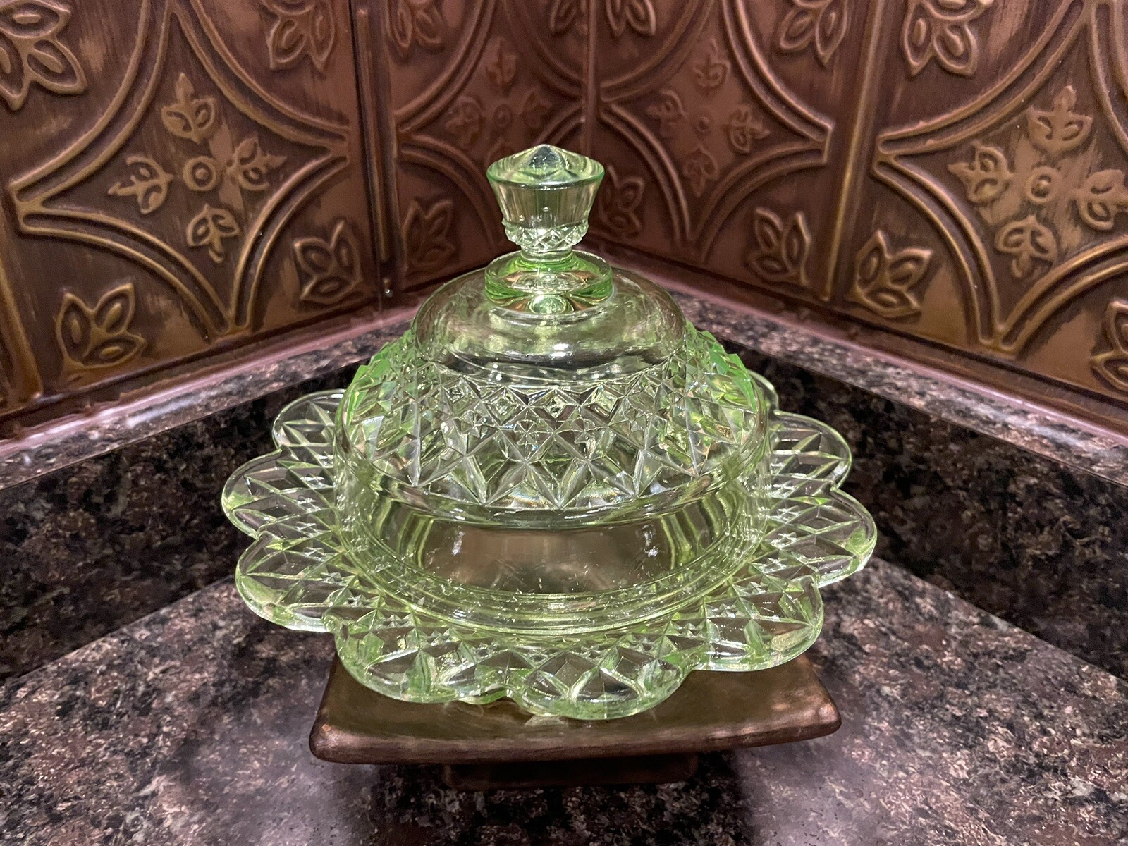 Vintage Riverside Green Vaseline Glass Petticoat Pattern Covered Bowl 30s Tested