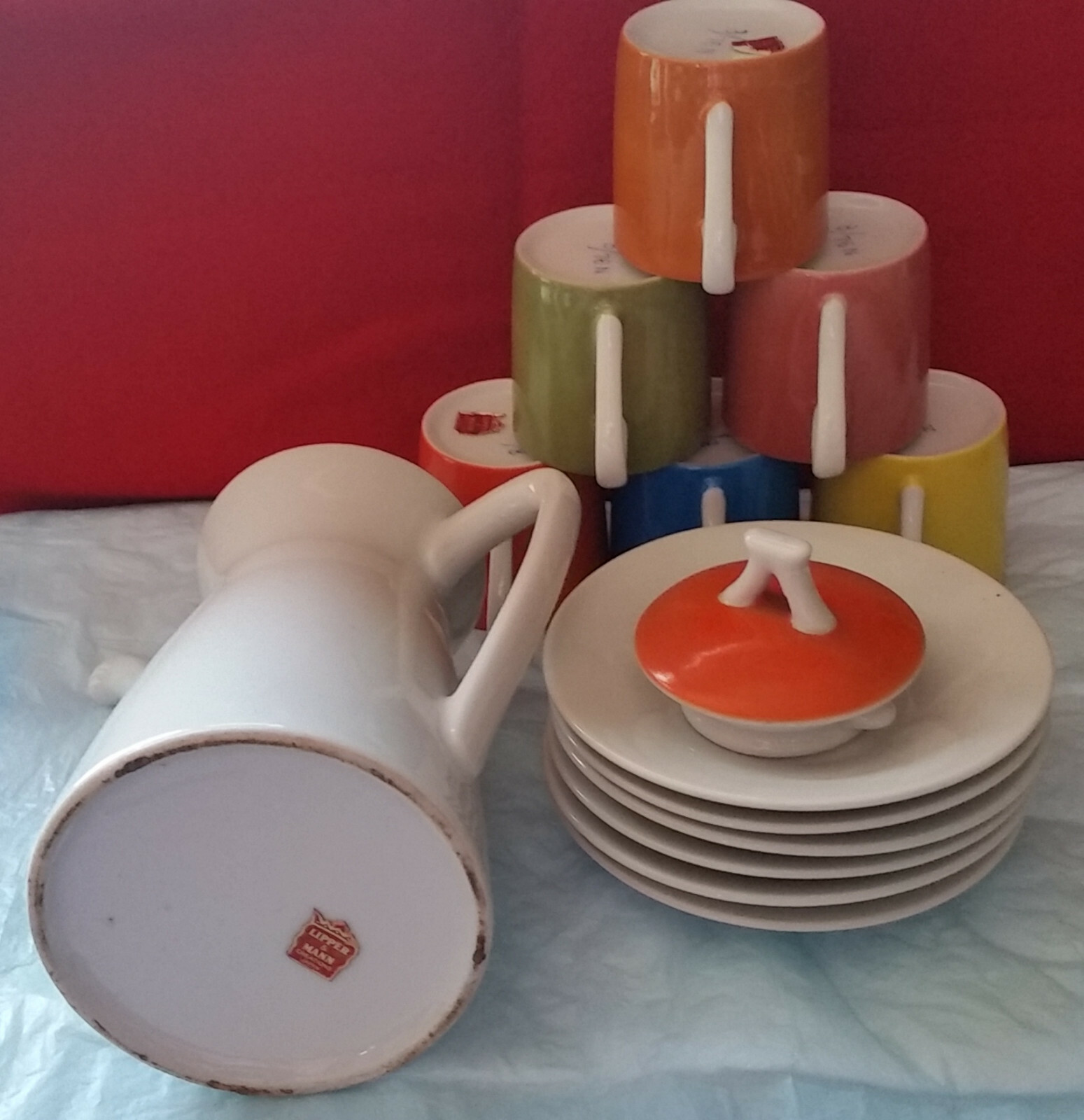 Lipper & Mann China Demi Tasse Set. 14 Pieces, Japan.