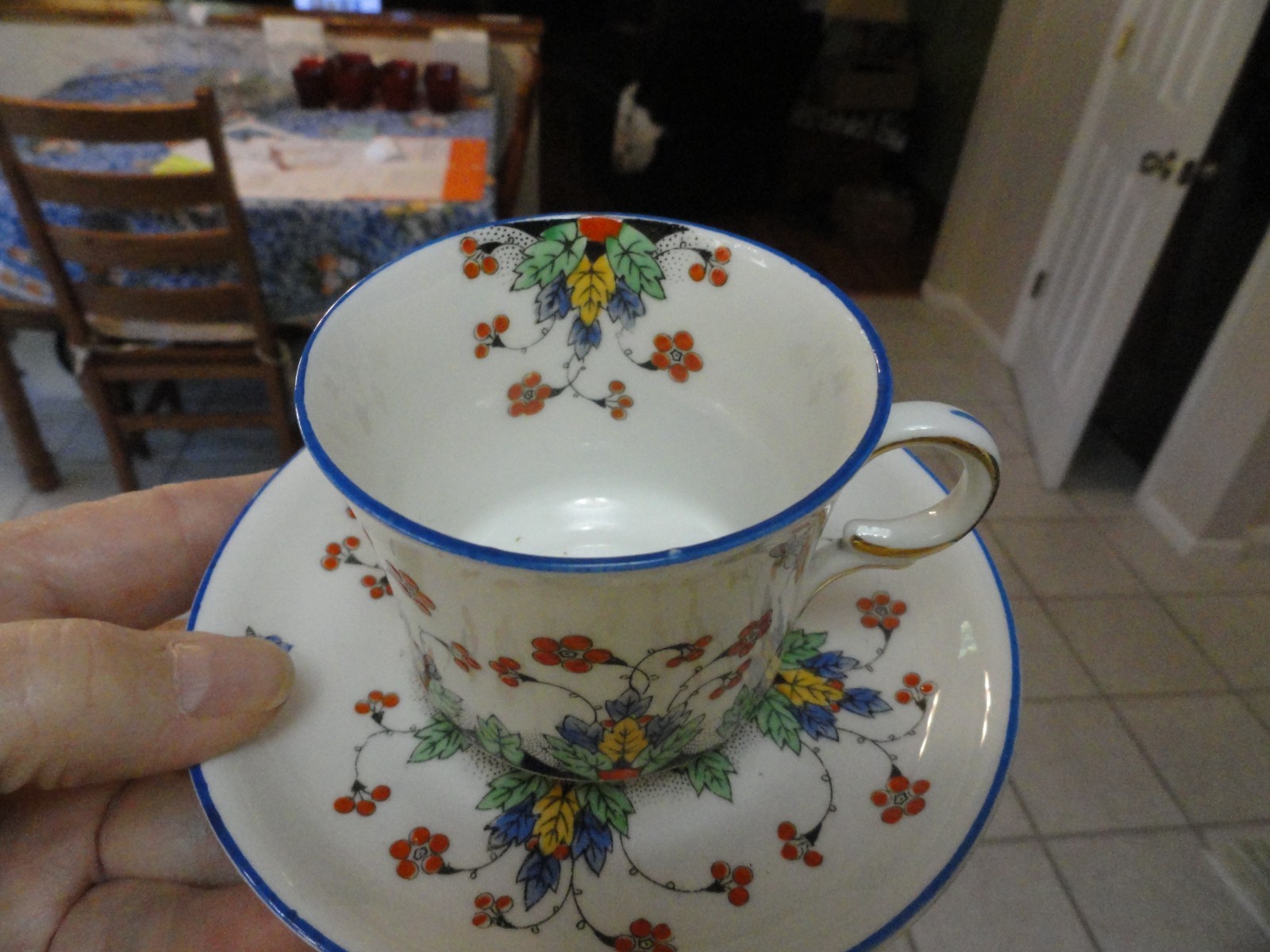 Set of 5 Sutherland China Bone China Cup and Saucers. Floral Pattern with Bee’s