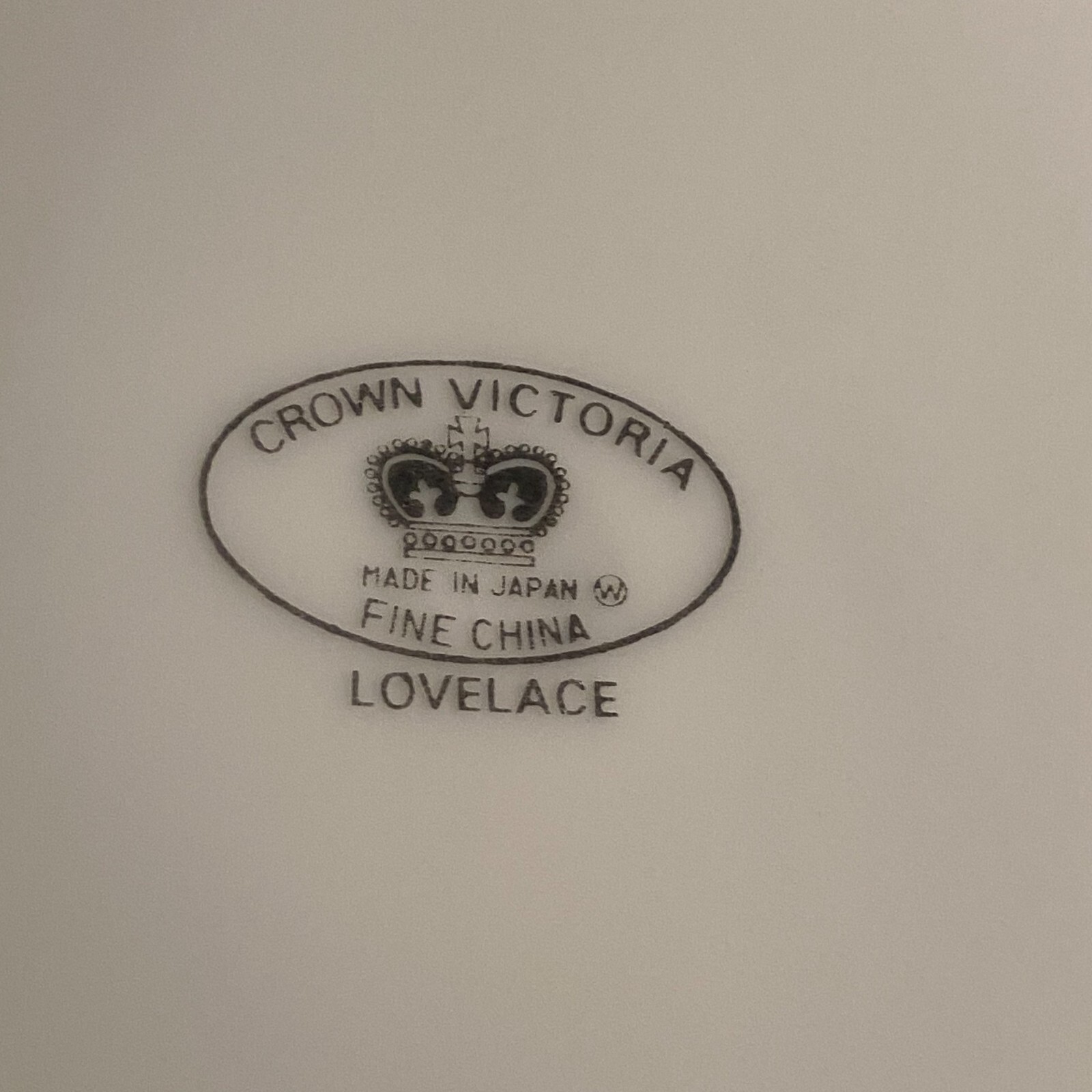 10.25″Dia Dinner Plate Crown Victoria Lovelace Pattern