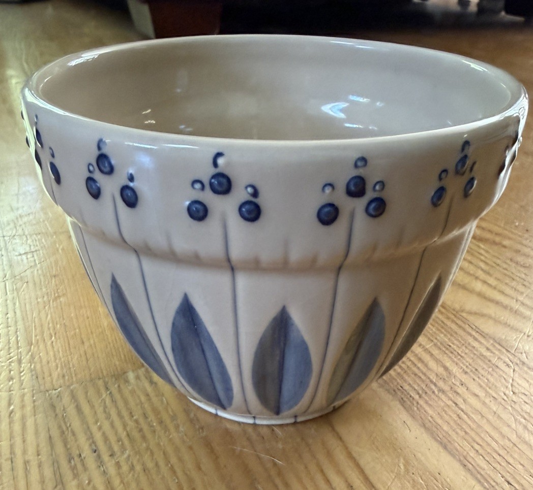 2001 Tender Heart Treasures Blue Tan Mixing Serving Bowl Floral Leaf Ceramic