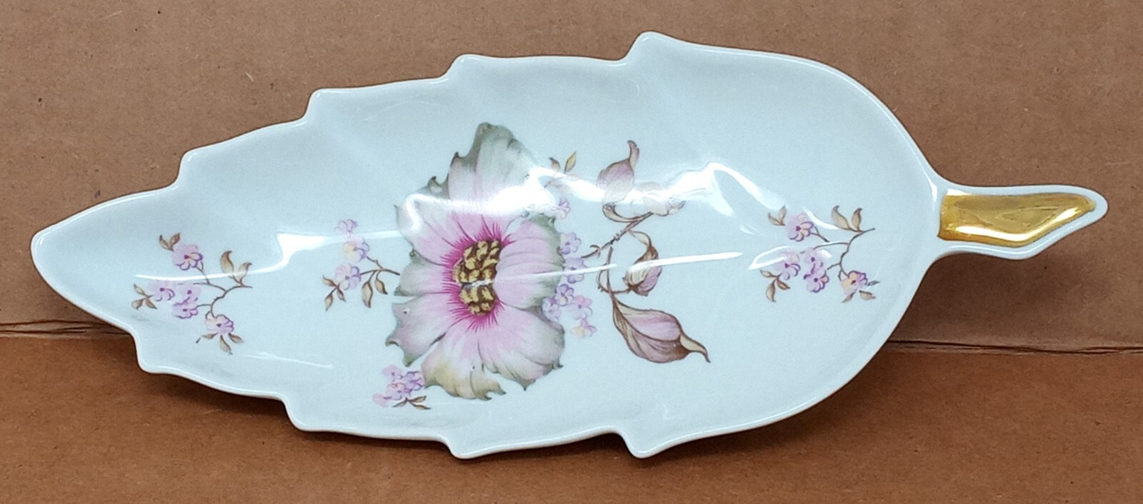 Mitterteich Bavaria Ceramic Trinket Dish leaf shape Florals Germany 7945 047