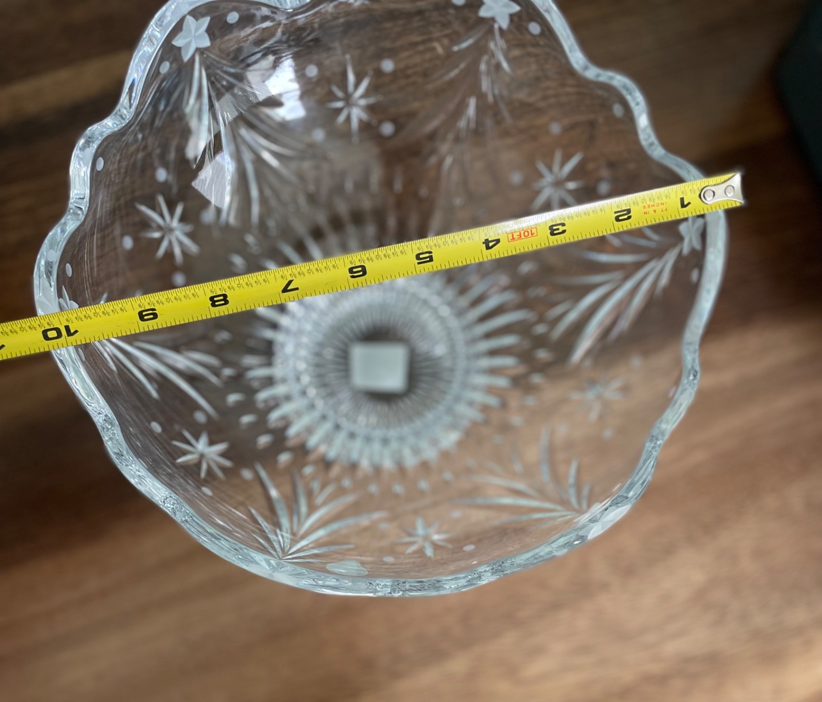WATERFORD CRYSTAL CHRISTMAS NIGHT 10″ SCALLOPED EDGE FOOTED BOWL – MINT
