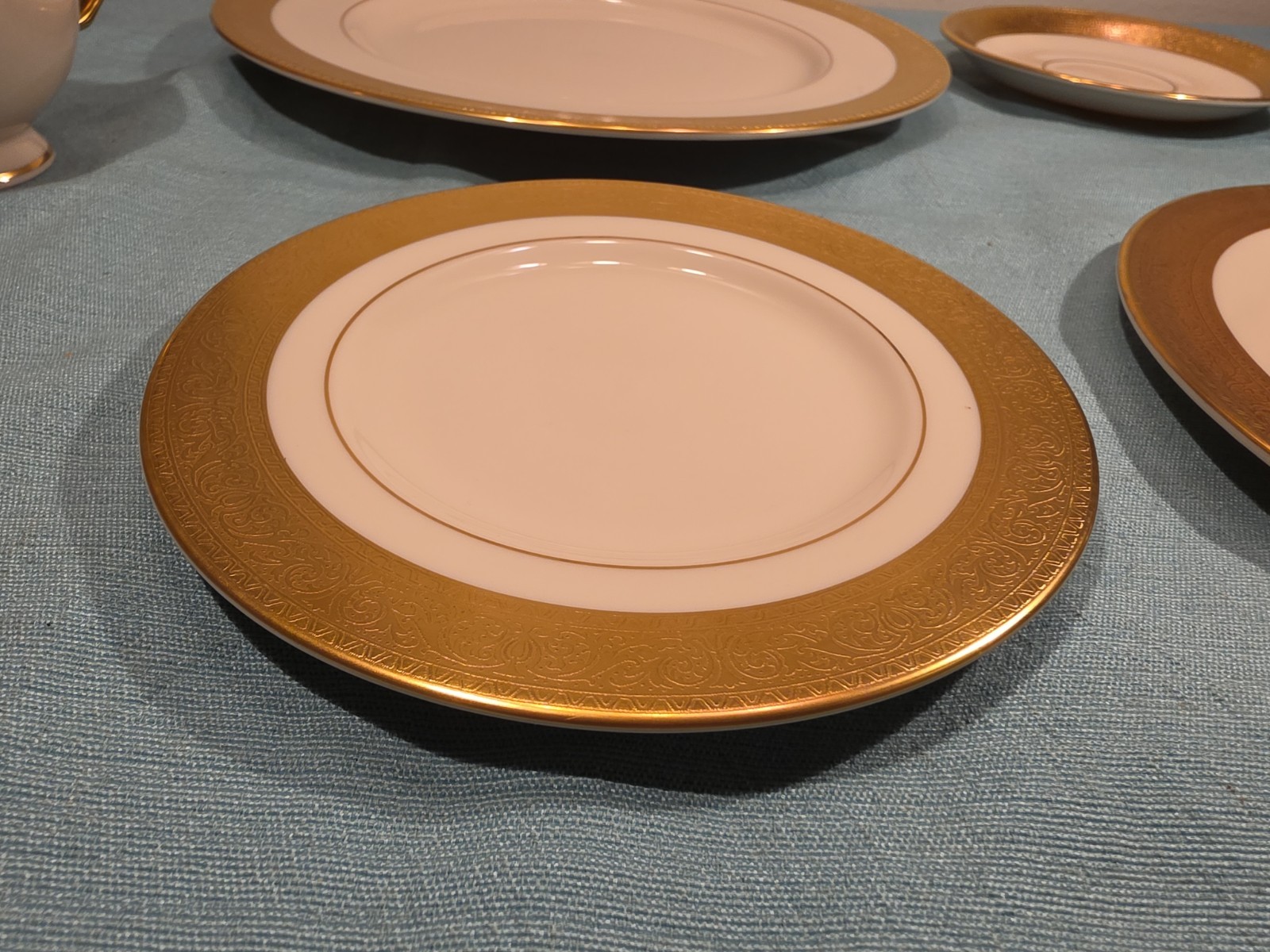5 Piece Set (1 Place Settings) Lenox Westchester Fine Bone China Ivory Gold Trim