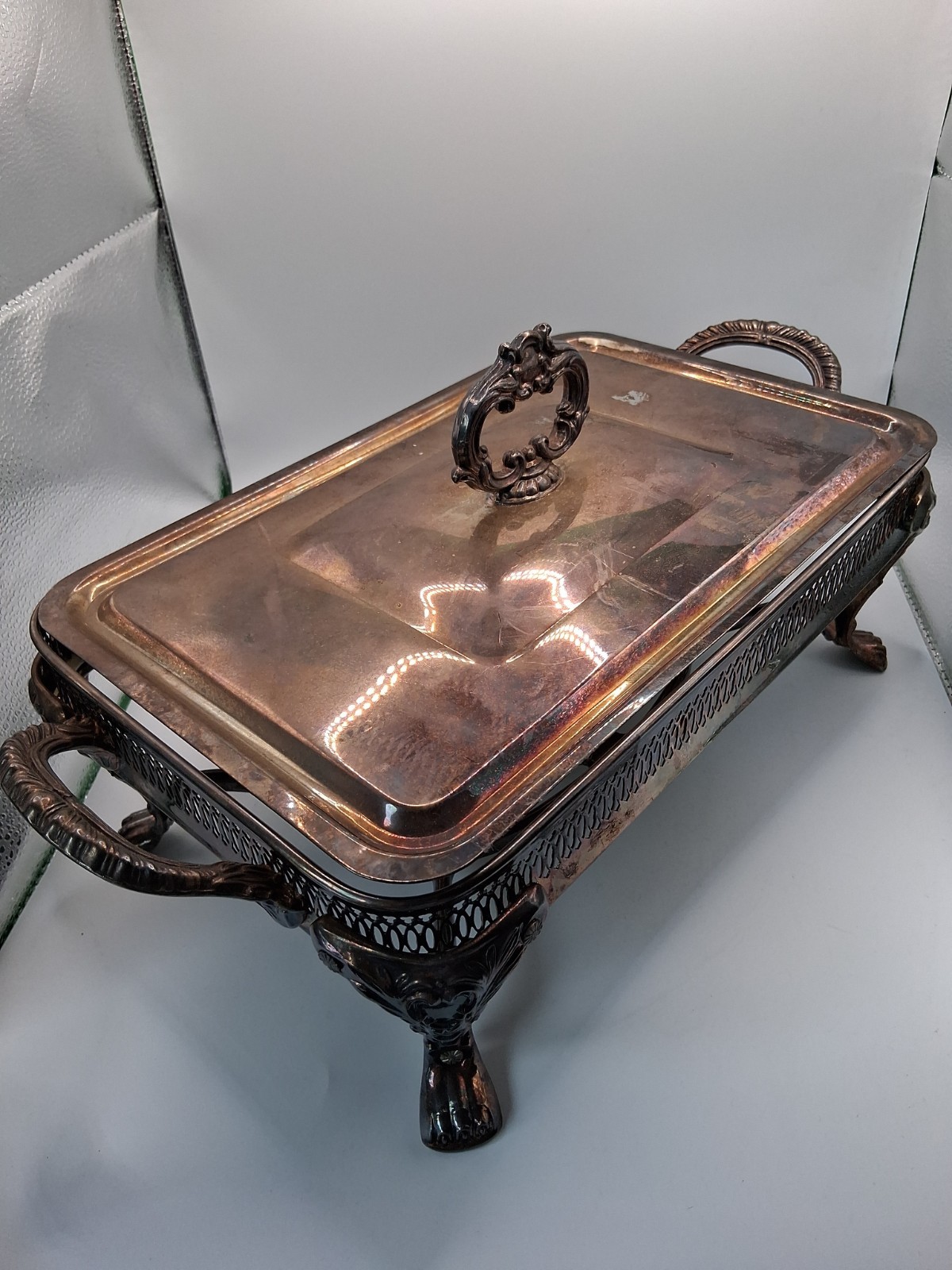 Covered Casserole Dish Stand