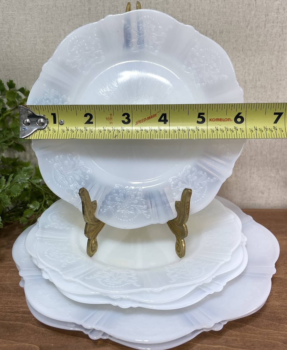 MacBeth Evans Plates 4 6 In 2 8 In White Opalescent American Sweetheart