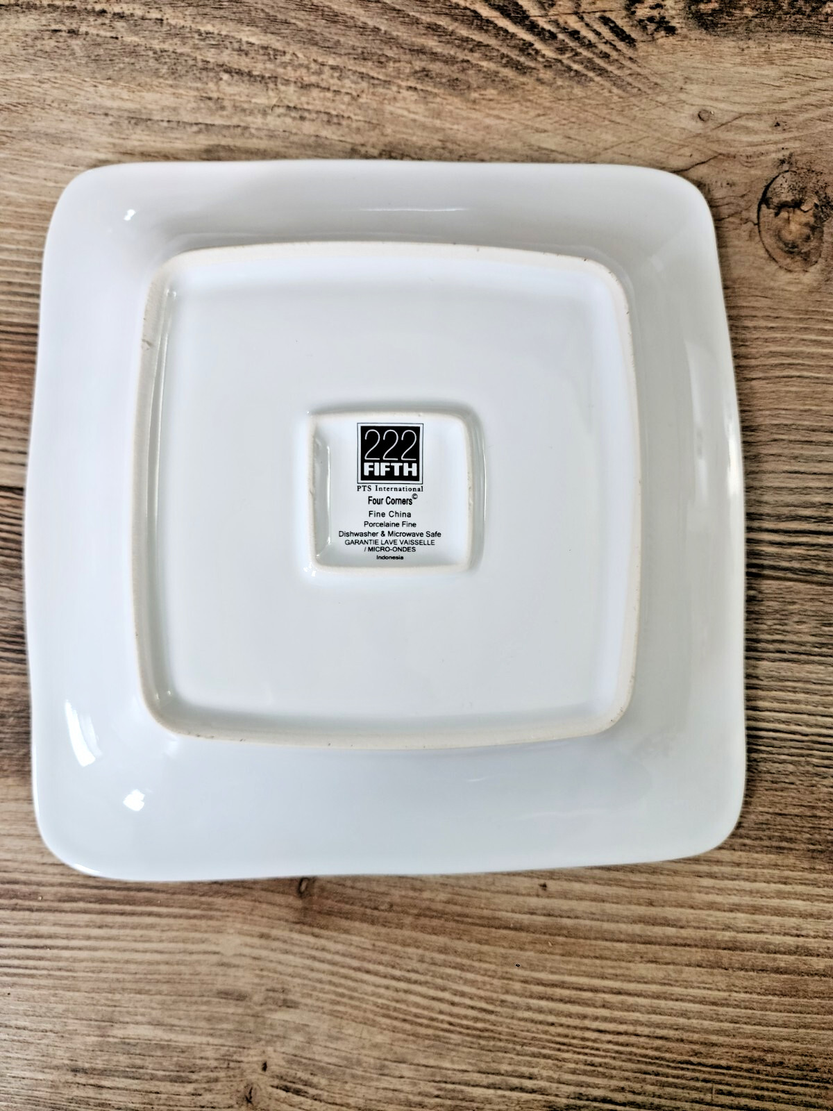 222 Fifth Four Corners Farm Square Plate | 8 in X 8 in