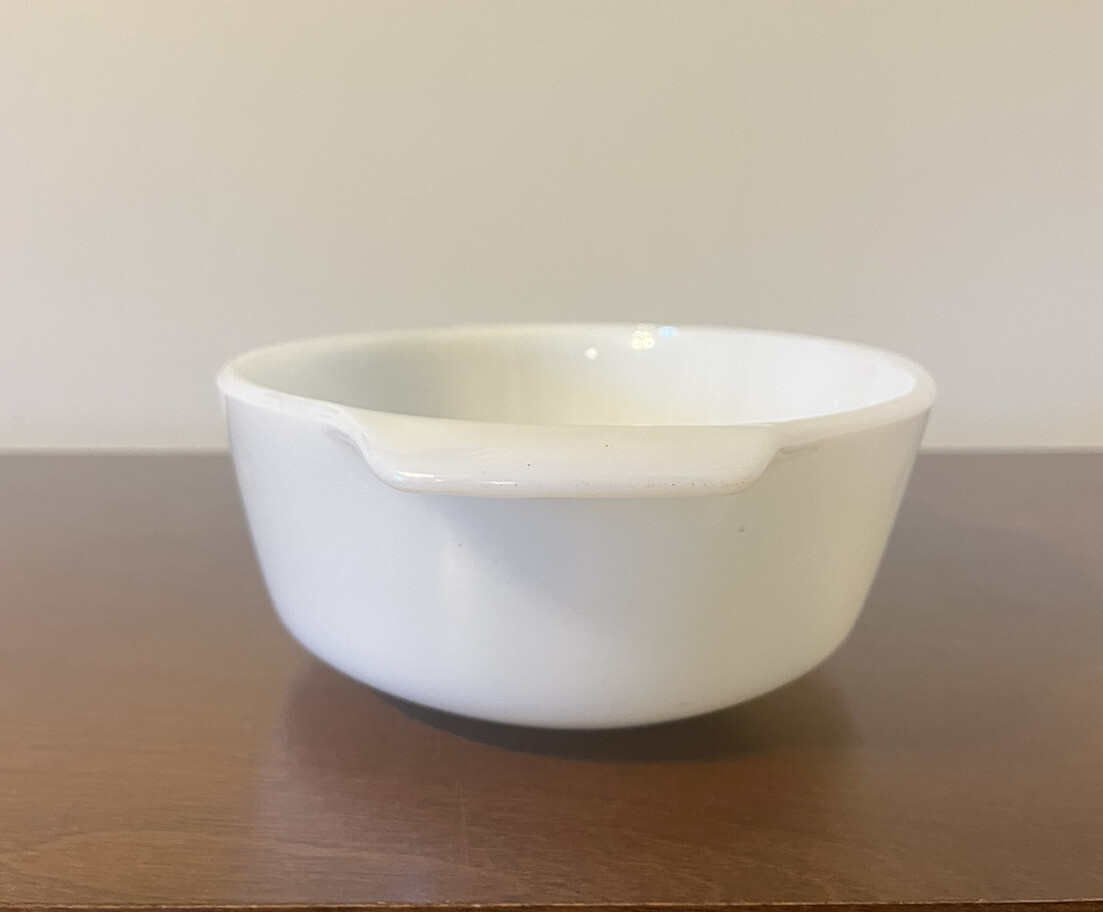 Anchor Hocking Milk Glass Blue Cornflower 1.5 Qt Oval Lid Covered Casserole #433