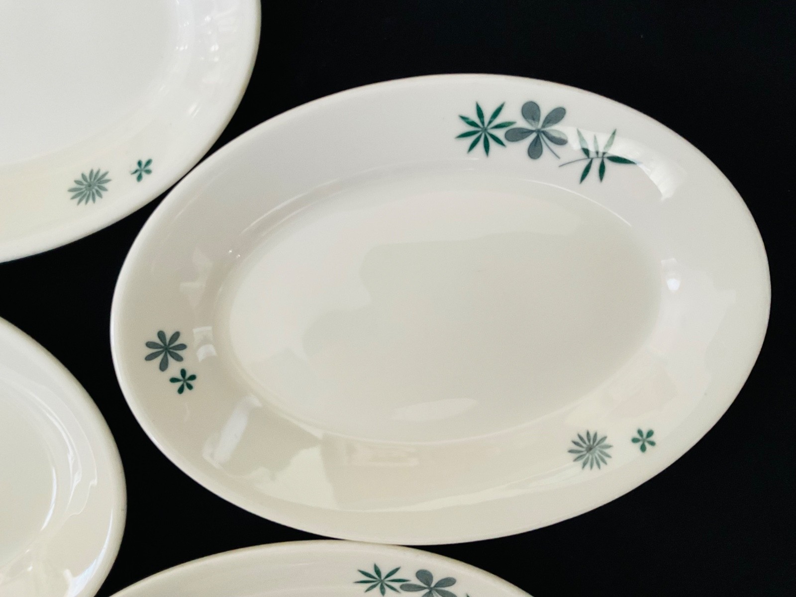 VTG HOMER LAUGHLIN BEST CHINA 4~OVAL SIDE PLATES 8x6x1 GREEN FLORAL TRM ON WHITE