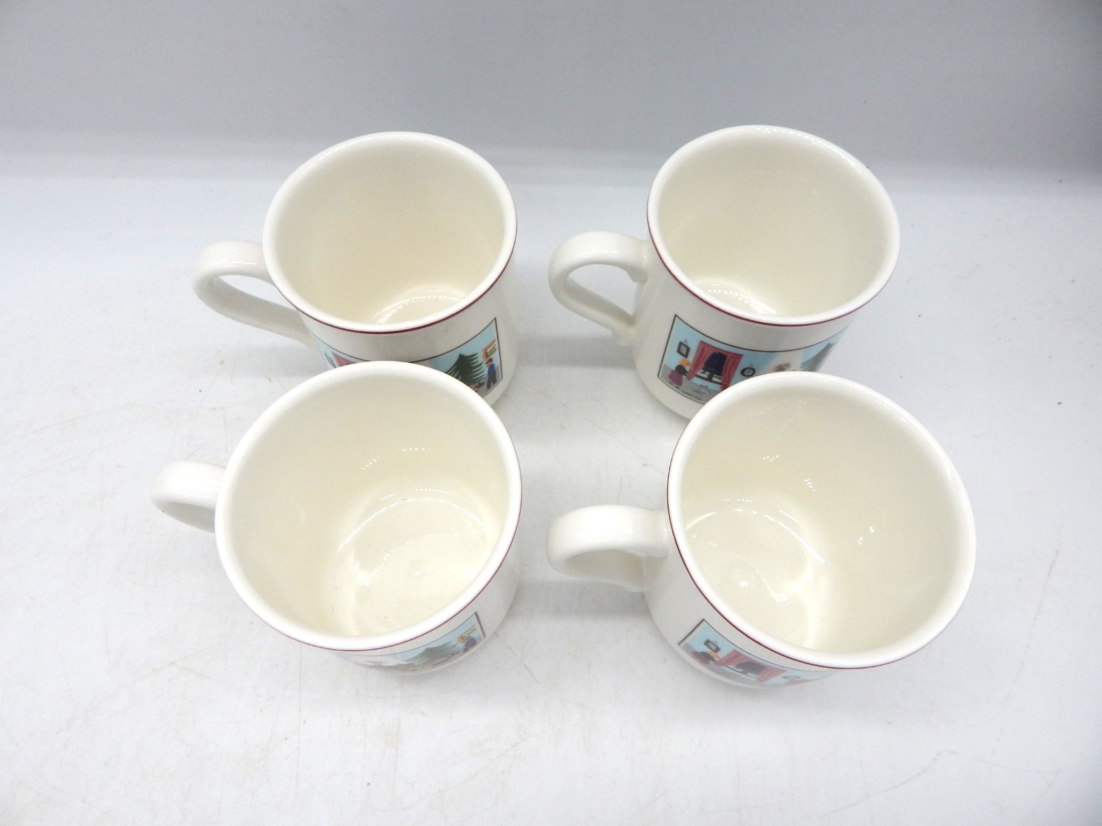 Lot of 4 Villeroy & Boch Naif Christmas Tea or Coffee Cups 10 Oz