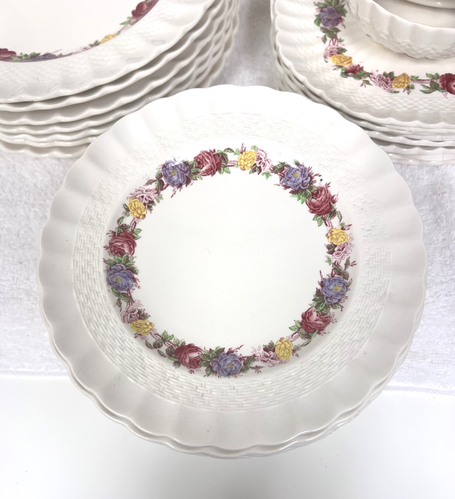 OLD Copeland Spode Rose Briar Basket Weave Rim