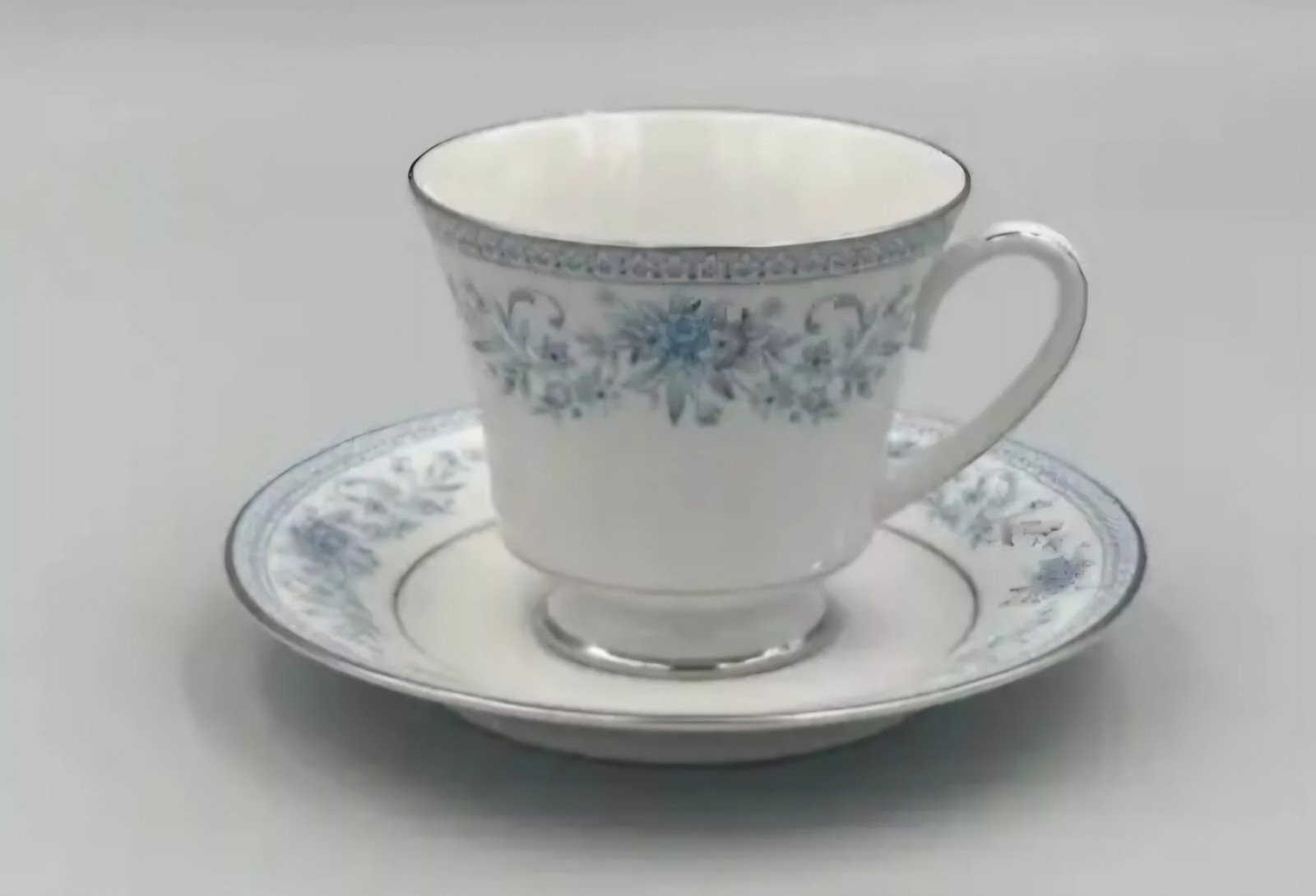 Beautiful Noritake Blue Hill Dinnerware Set Of 6 Settings