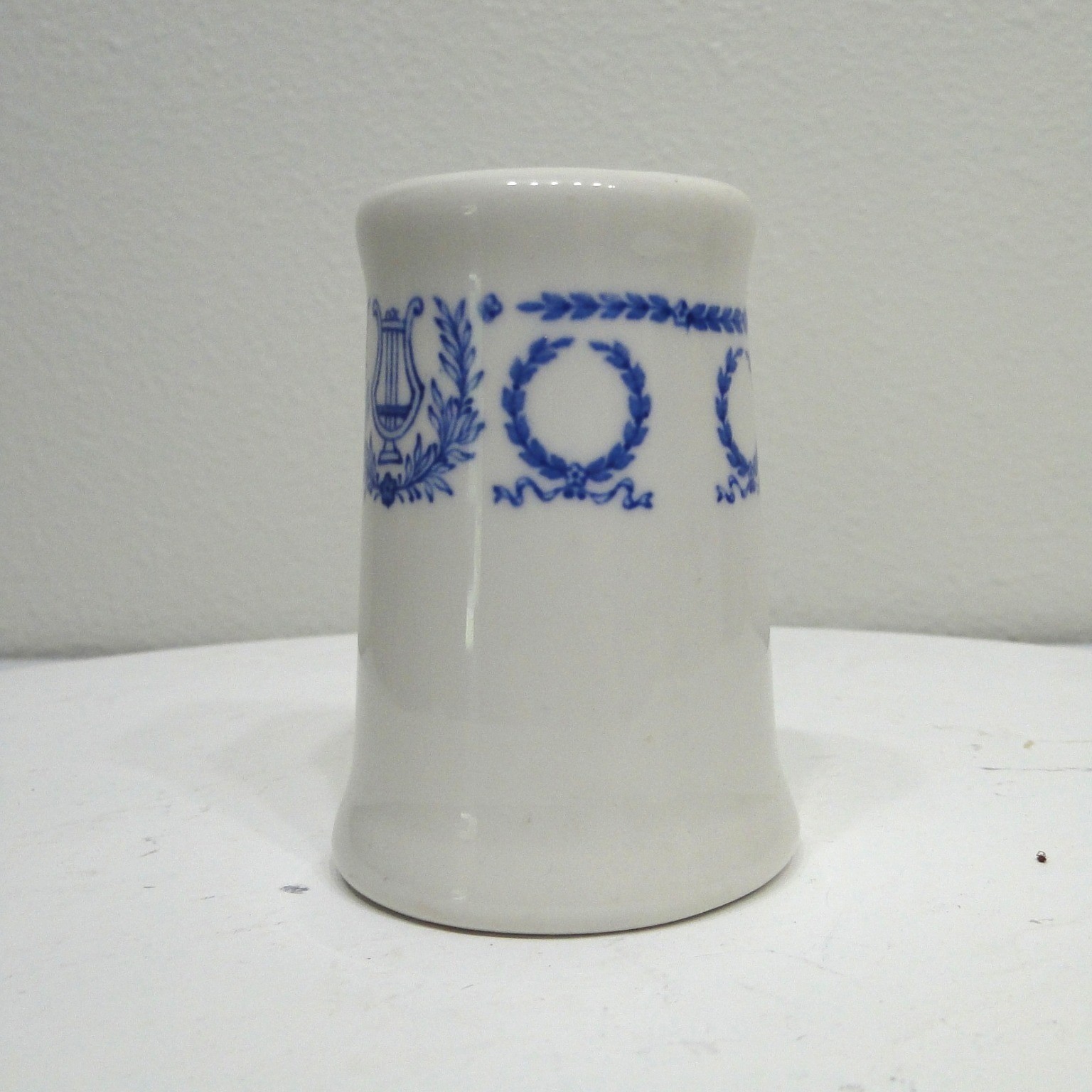 Vintage Syracuse #51500 Morrison Cafeteria Lyre Laurel Wreath Blue White Creamer