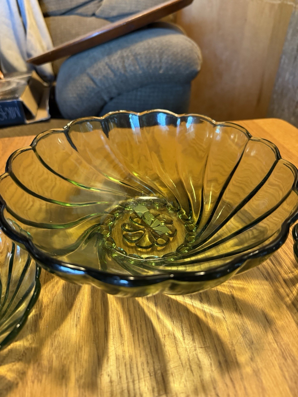 Vintage Green Swirl Pressed Glass Berry Bowl Set Large Serving Bowl 6 Pc