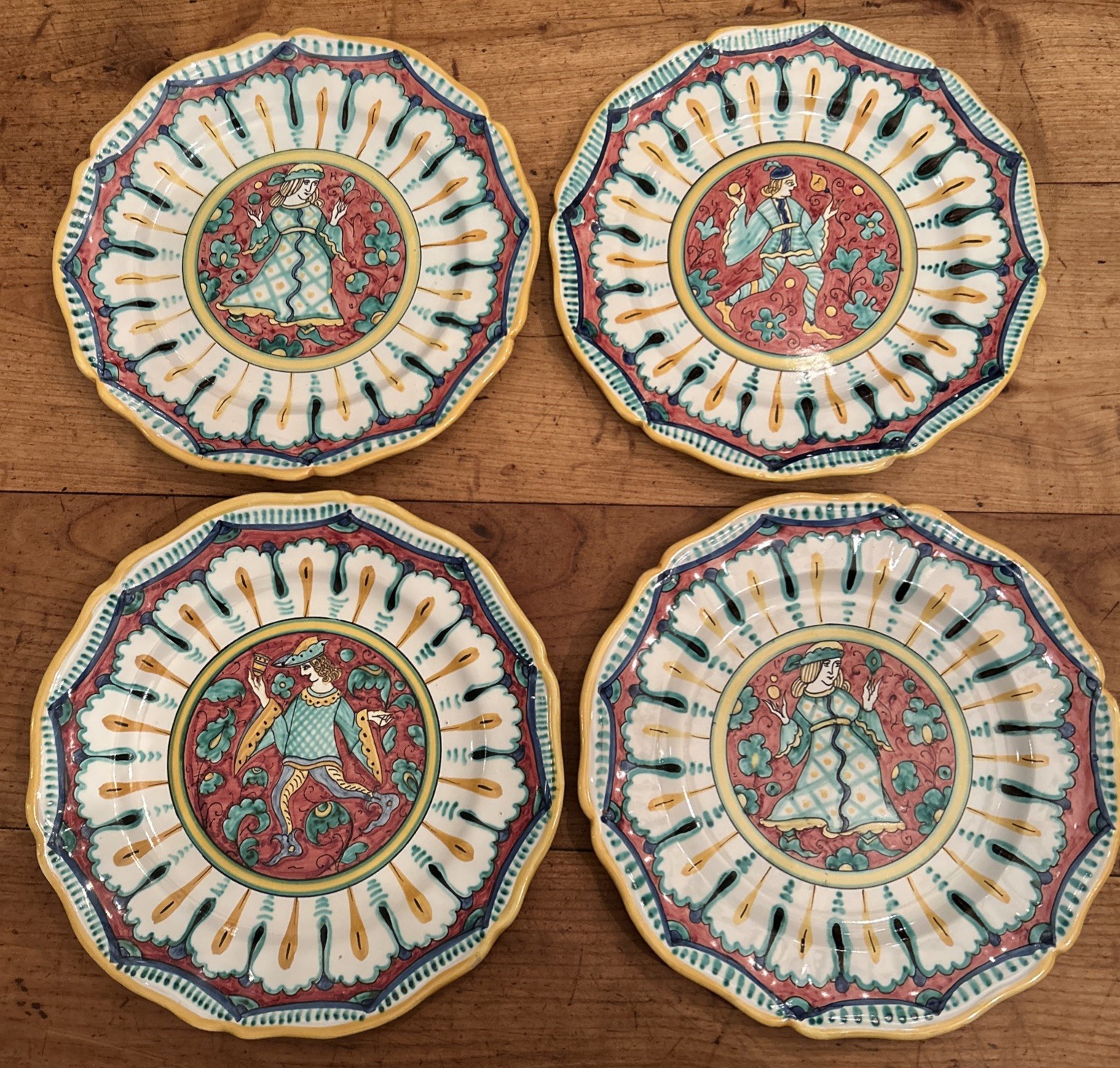 Set of 4 Deruta Majolica Pottery Renaissance Man And Woman 11″ Dinner Plates