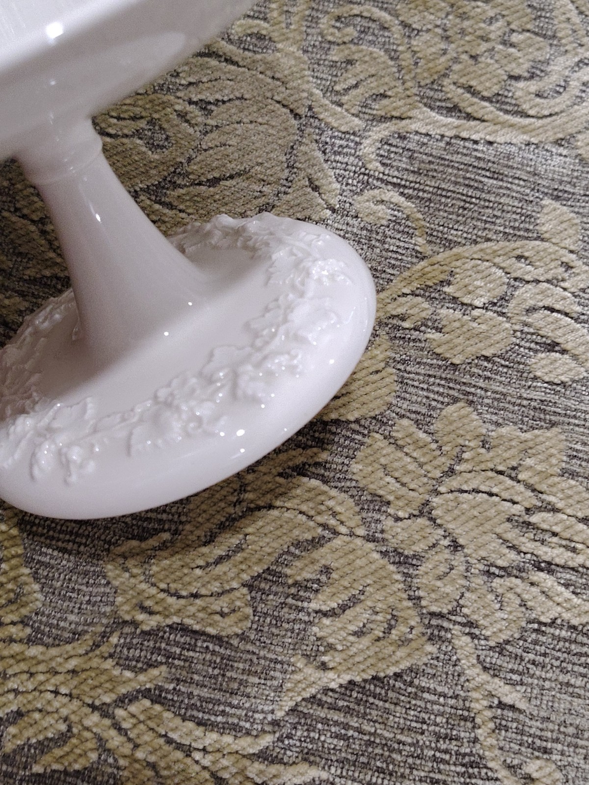 2 VTG Wedgwood Of Etruria Barlaston Queens Pedestal Compote Grapevine + Ashtray