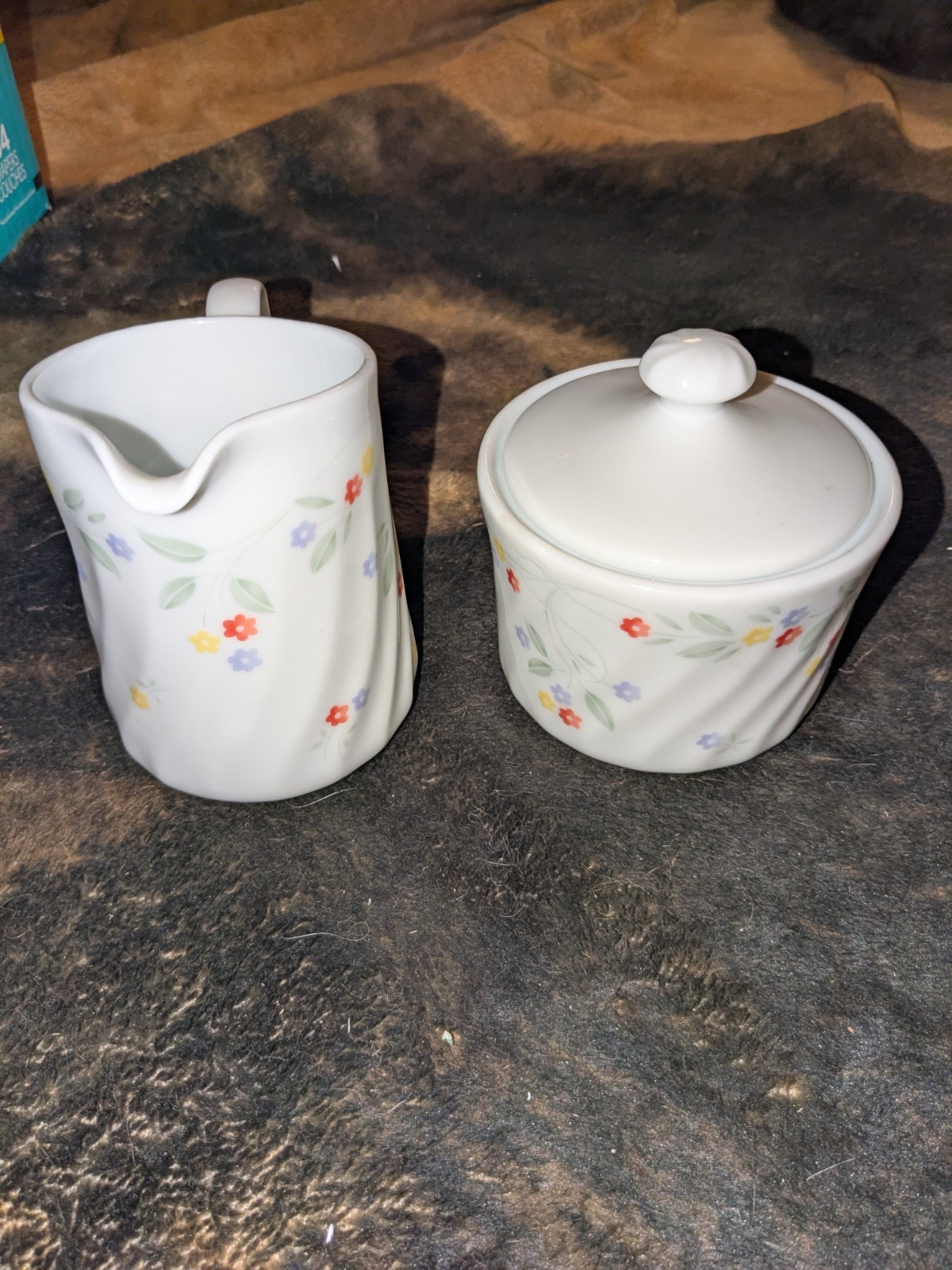 Corning English Meadow Swirl Pattern Creamer Pitcher And Sugar Bowl New