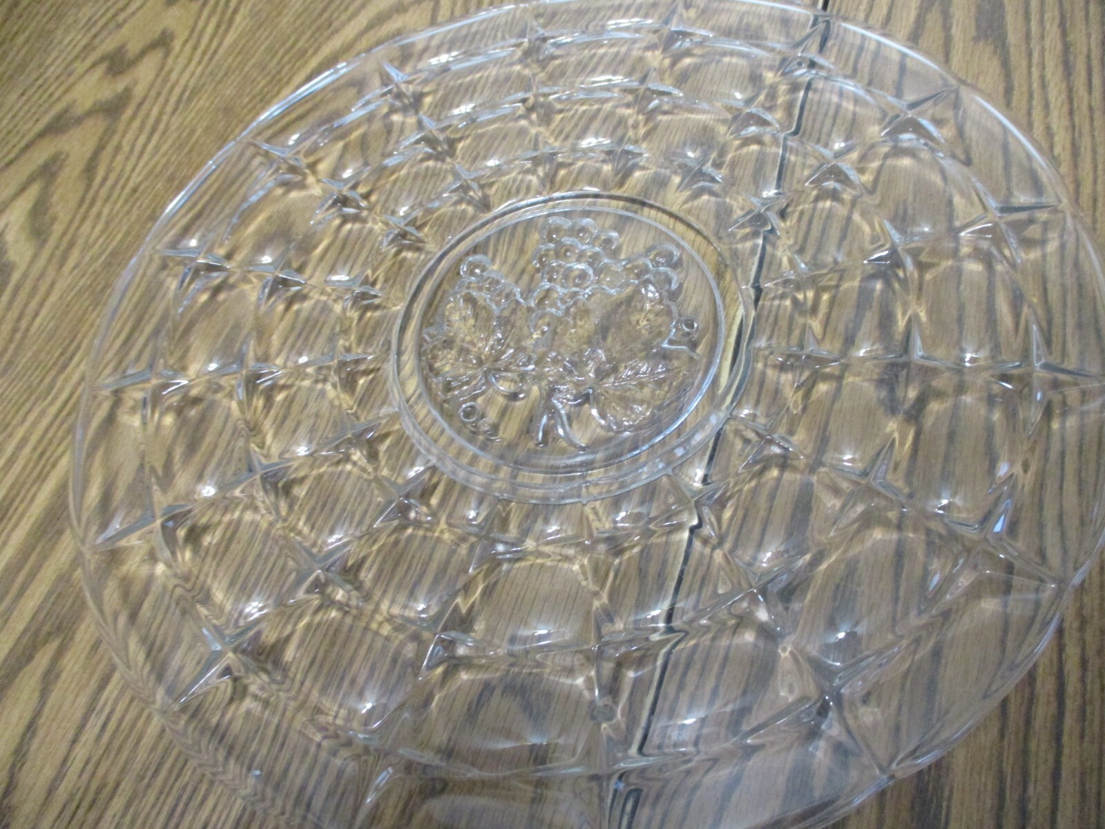 INDIANA CLEAR GLASS CONSTELLATION PLATE PLATTER SERVING GRAPES 13 3/4 INCHES