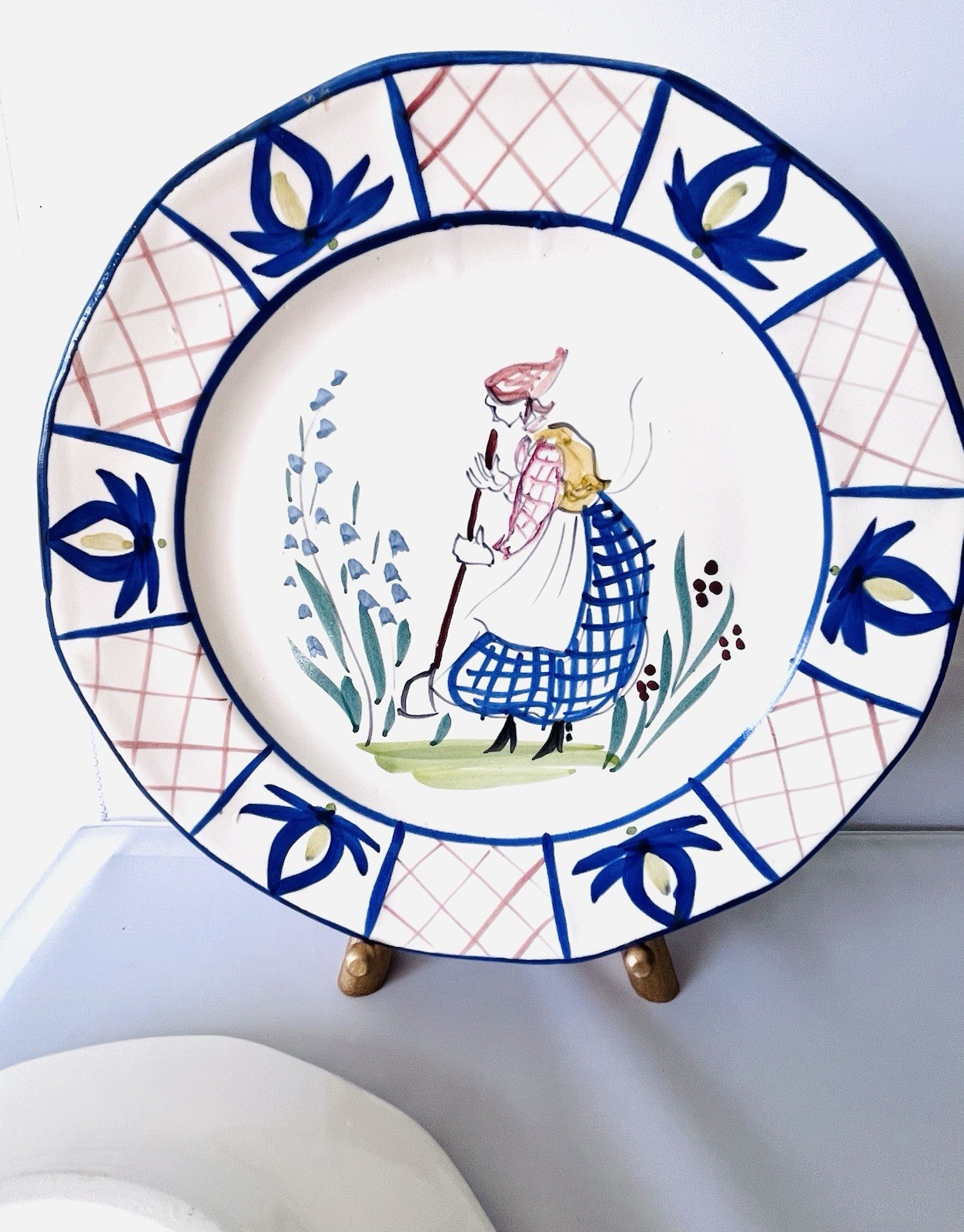 Bruce Stebner Stoneware Dinner Plates Stoneware 1996 Set of 3 Farmers Garden Bee