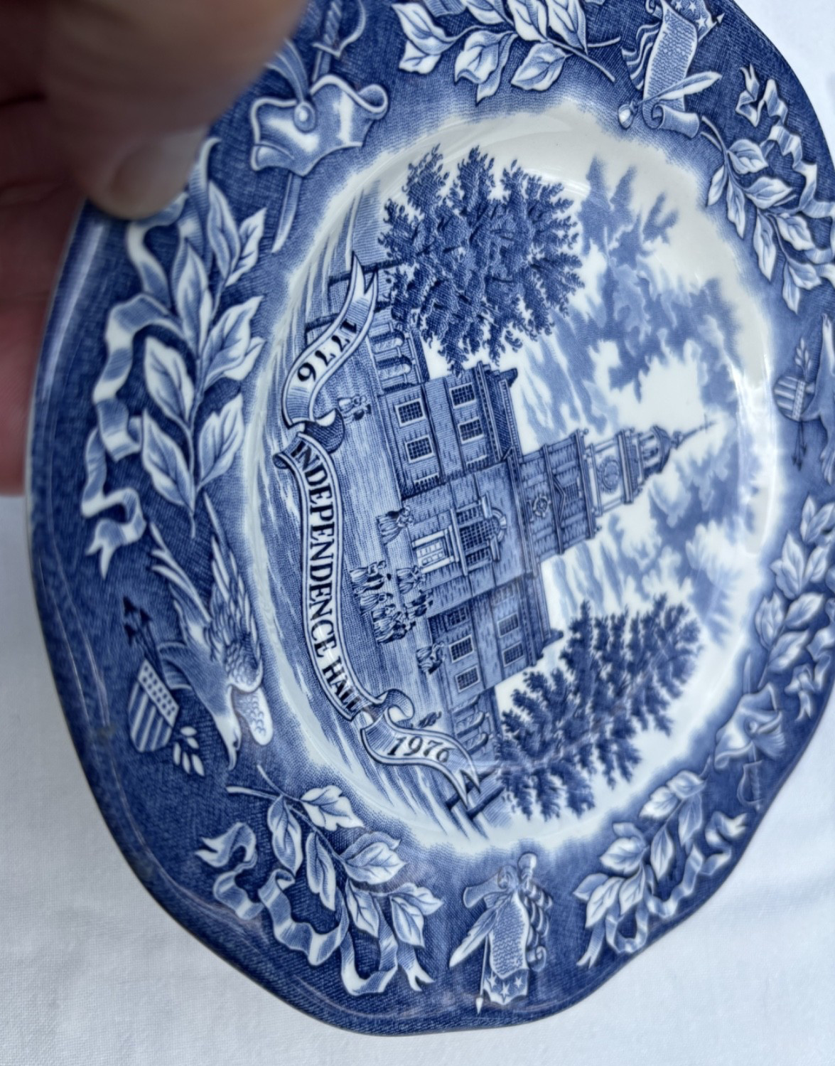 Enoch Wedgwood England for Avon Blue White 7 7/8th” Bicentennial Plate EUC