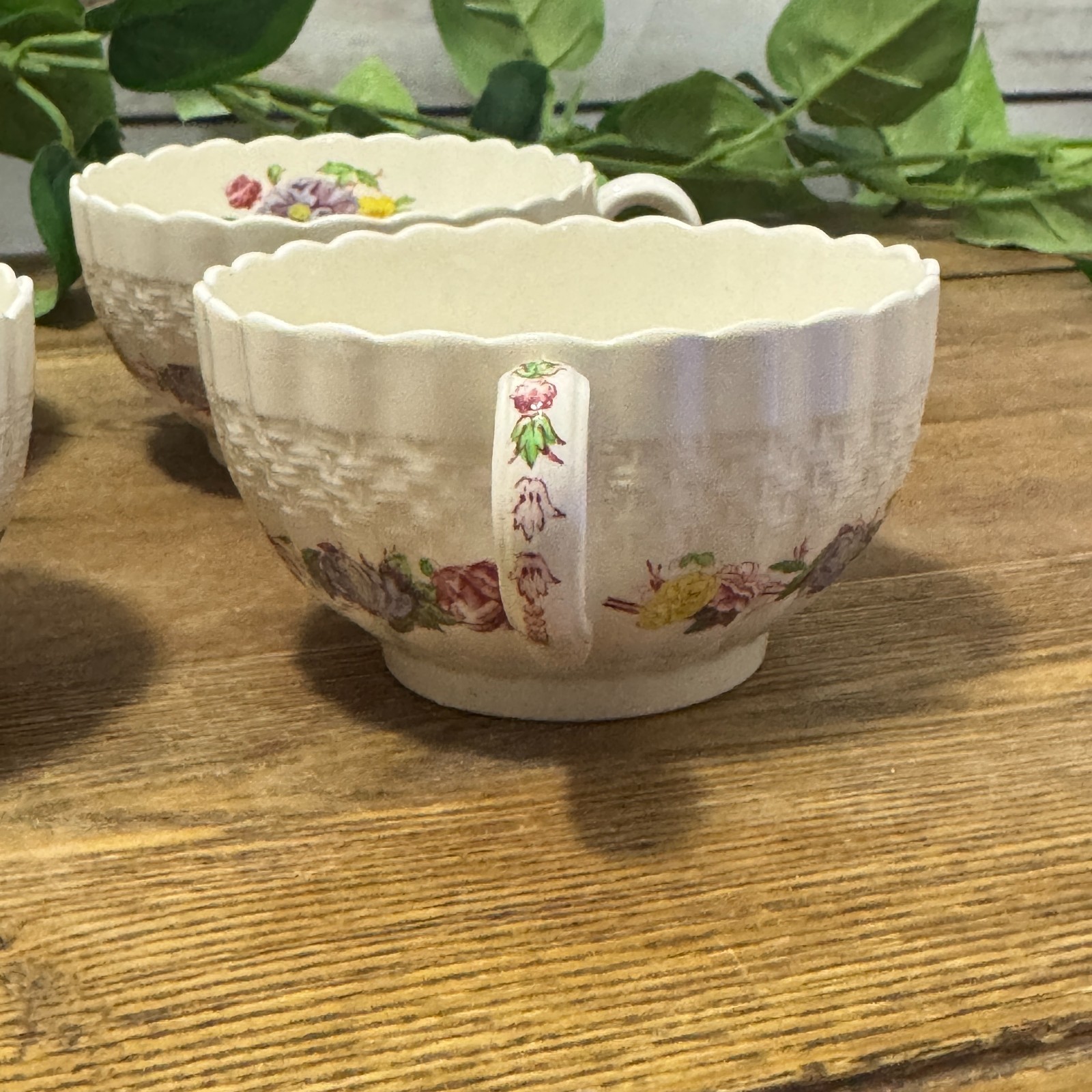 4 Copeland Spode Rose Briar Chelsea Wicker Porcelain Tea Cups Footed Coffee Set