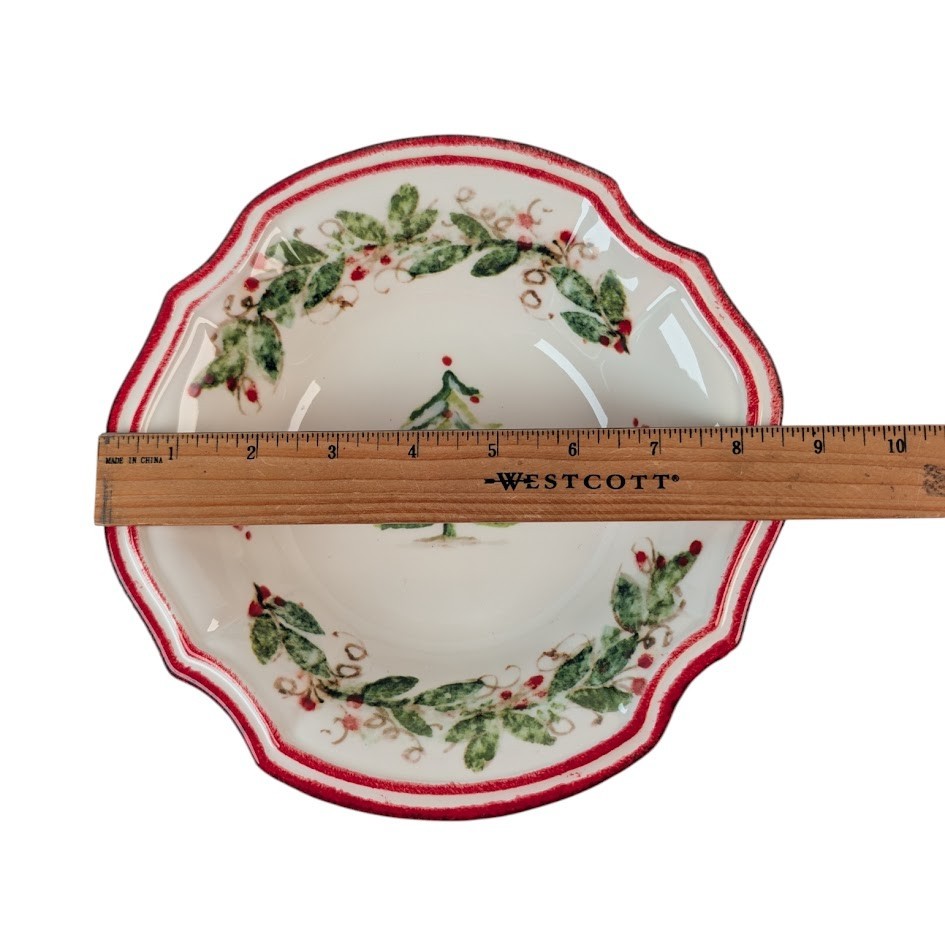 Sur la Table Holly and Pine Rim Soup Bowl Holly Vine Border Made in Italy 8 3/4″