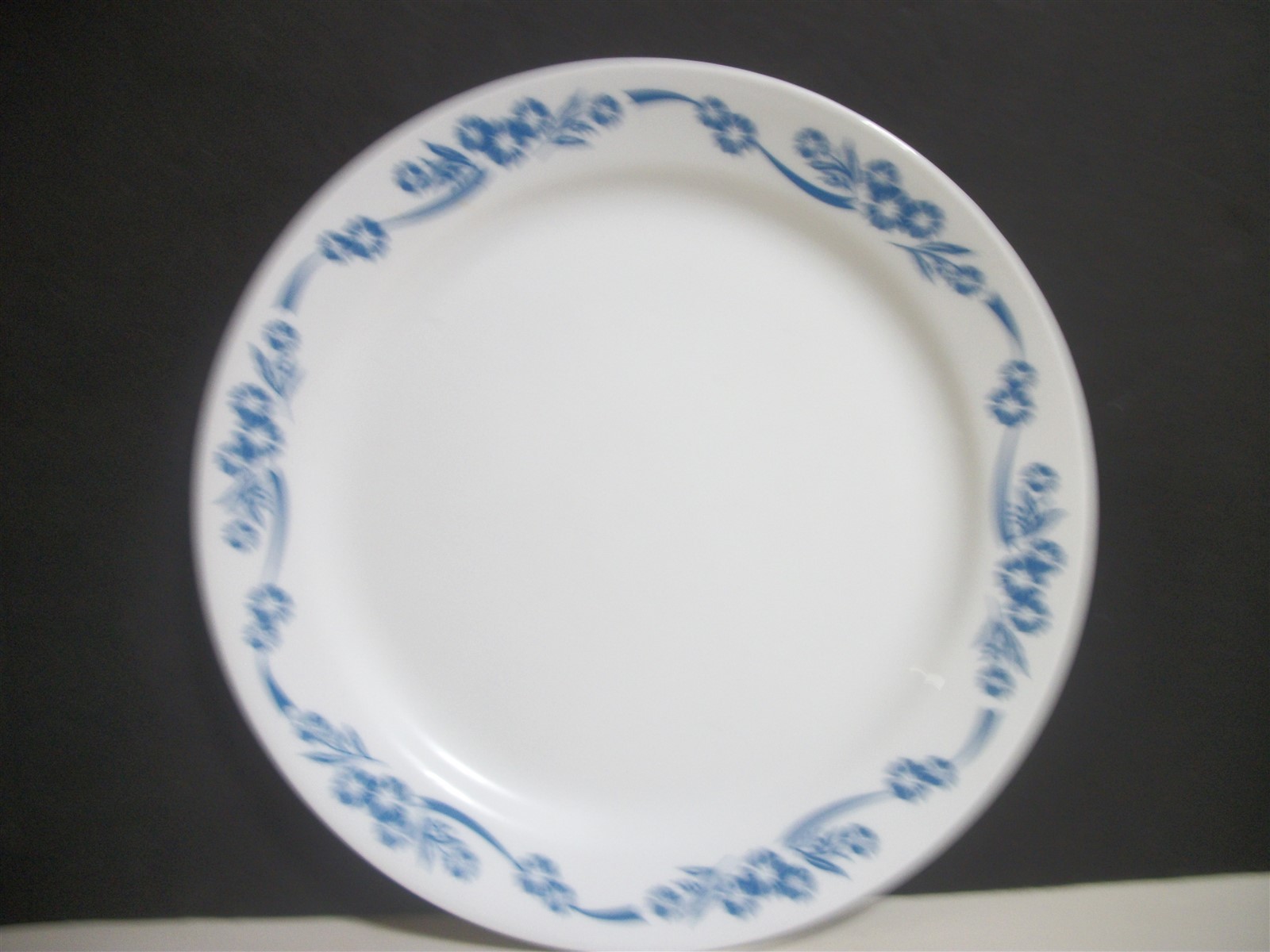 4 Corelle Blue Cornflower Dinner Plates 10 1/4″ by Corning