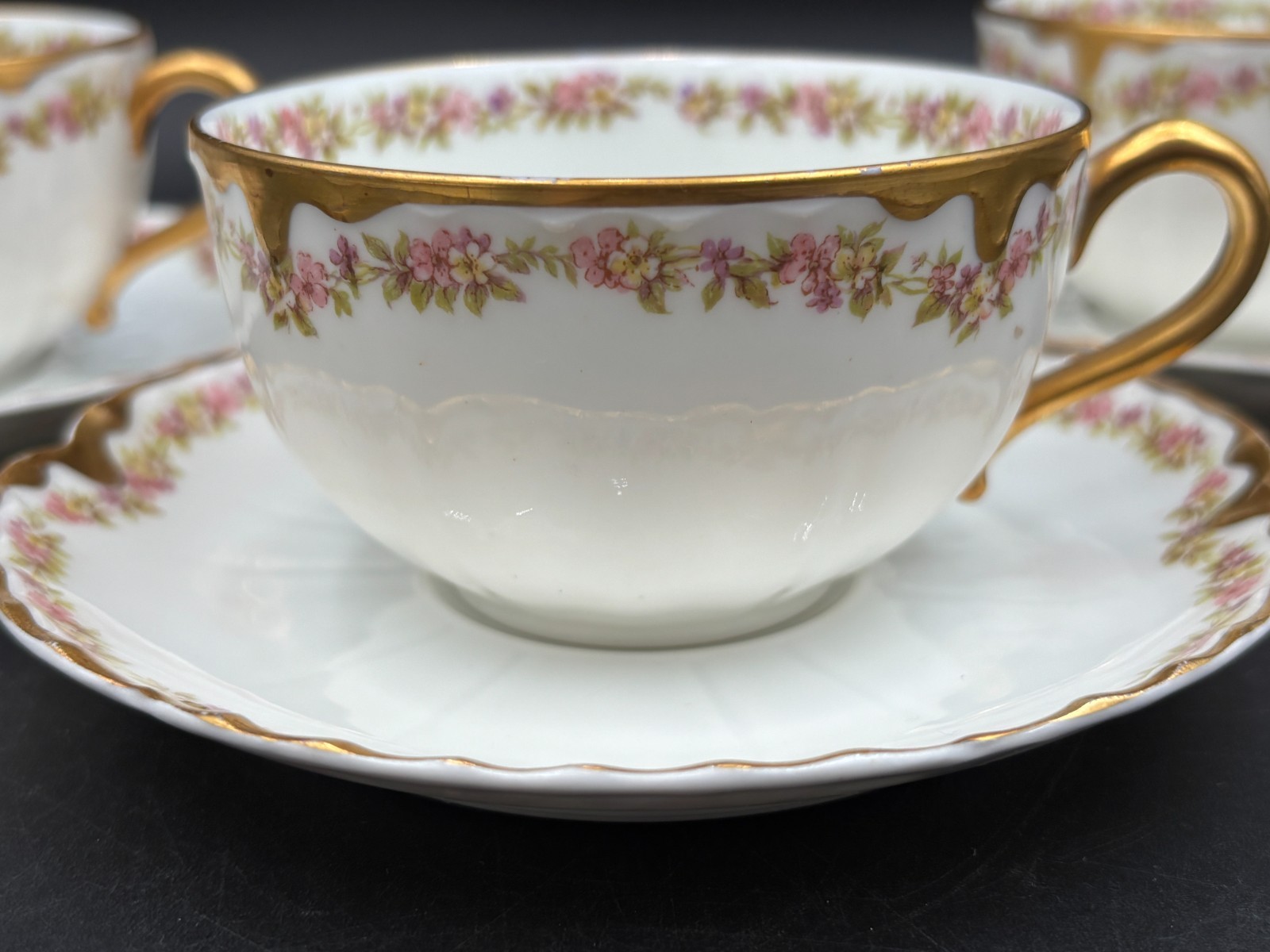 Haviland “SCHLEIGER 524″ Germany ~ Set of 3 ~ Cups & Saucers ~ 2” Tall