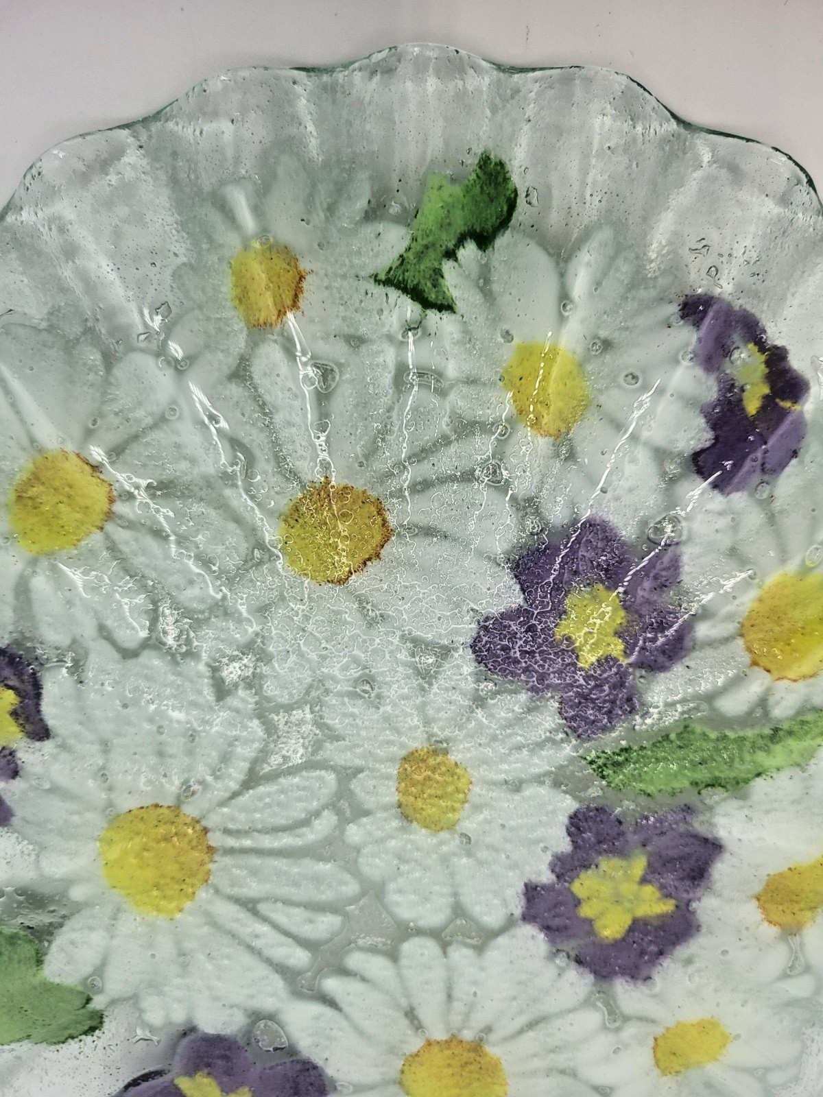 Folio Signed Fused Art Glass Plate Daisy & Pansy 10.25″ Ruffled Edge Hand Made