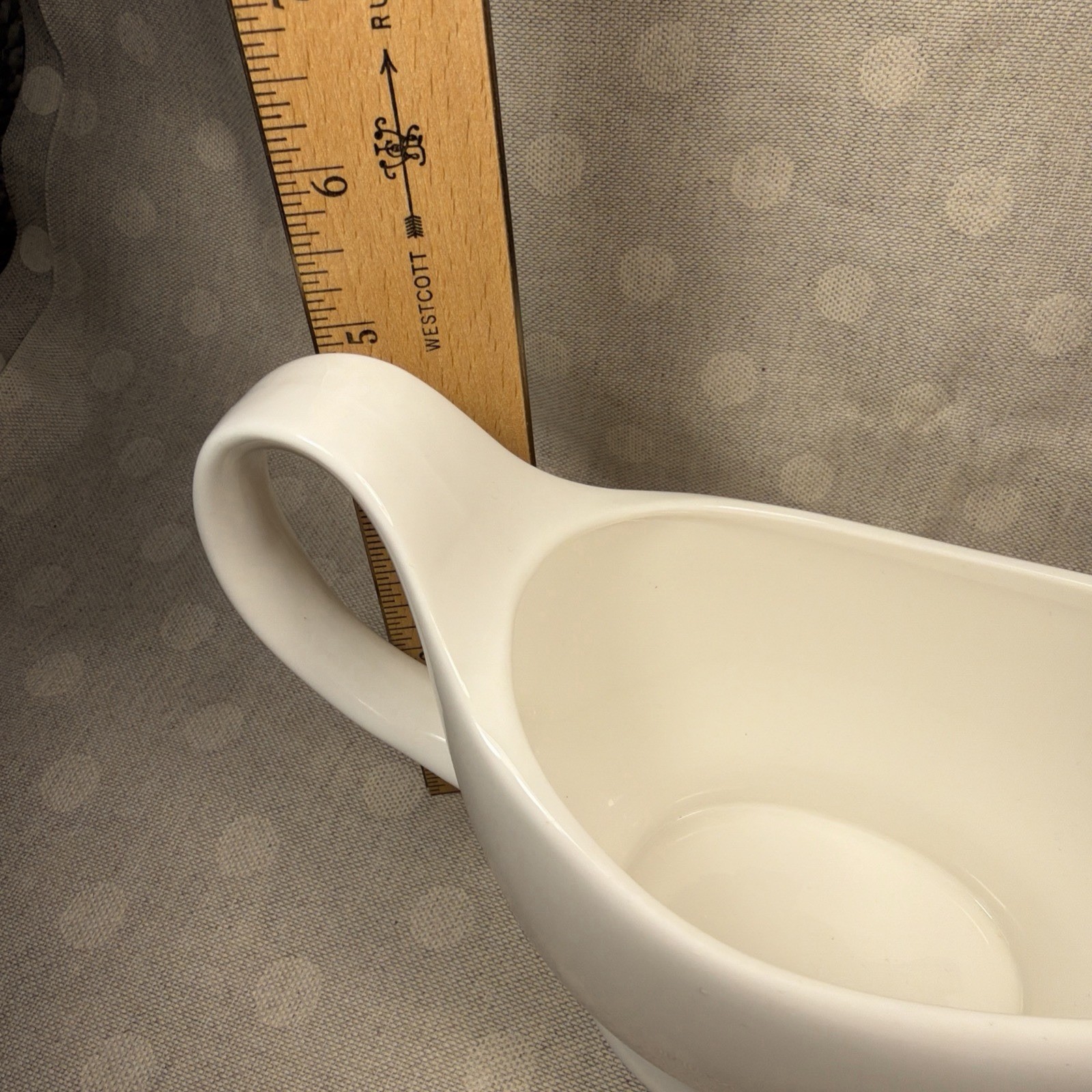 White Elegant Simple Dining Gravy Boat 16 Oz