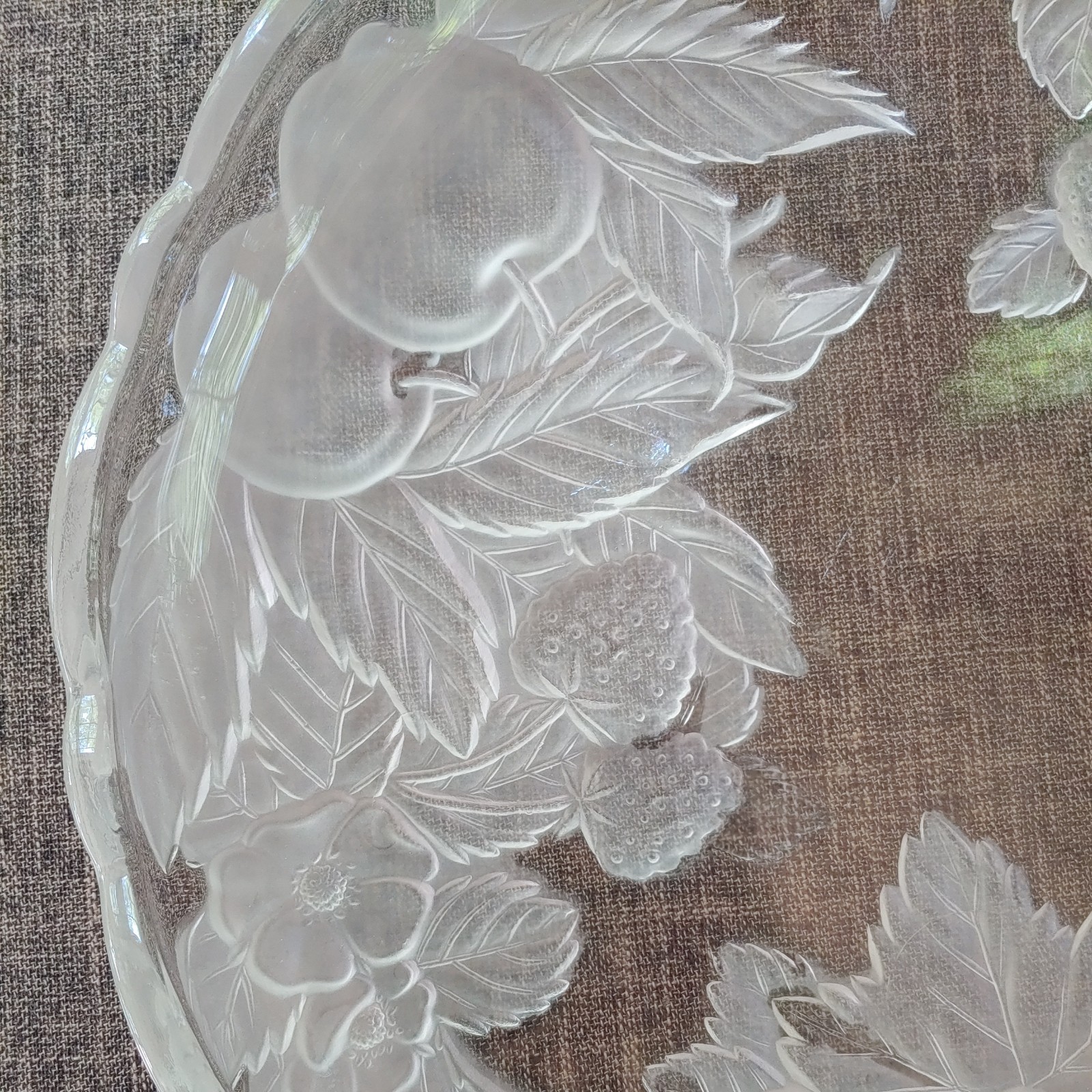 Vintage 14” Berries & Grapes Serving Platter Clear & Frosted