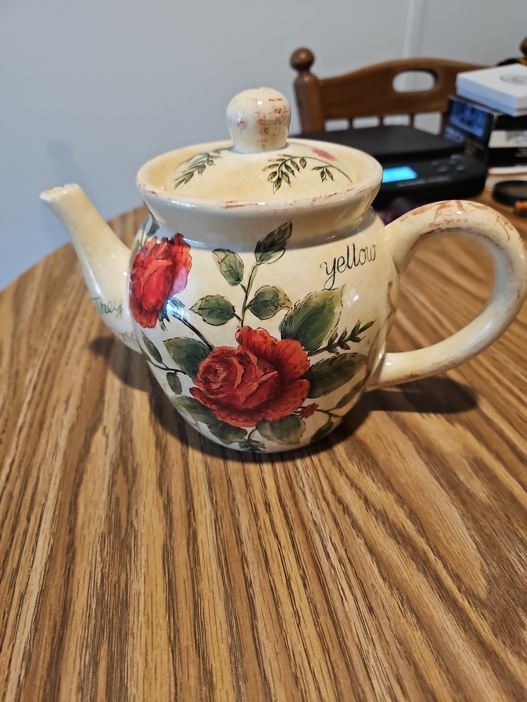 Vintage Classic Rose Teapot Cream Red-Orange Roses