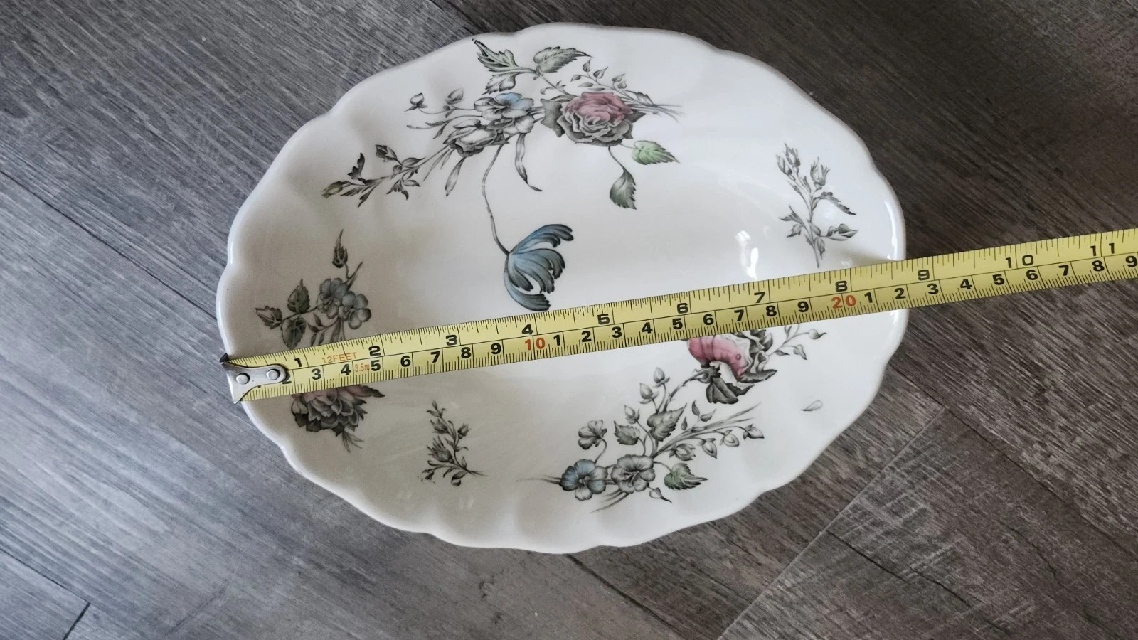Johnson Brothers Day in June 8 3/4″ x 7″ Oval Serving bowl England