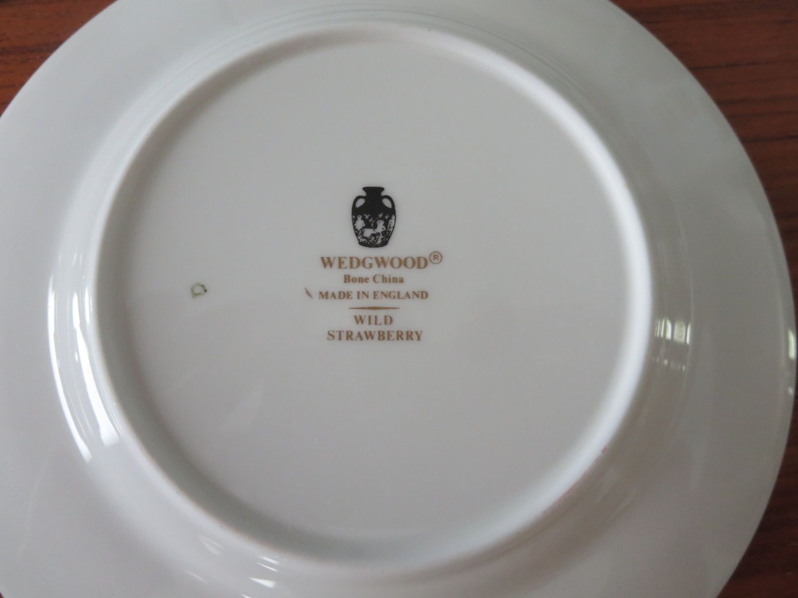 Set of 6 Wedgwood Bone China Wild Strawberry Bread & Butter Plates 6”