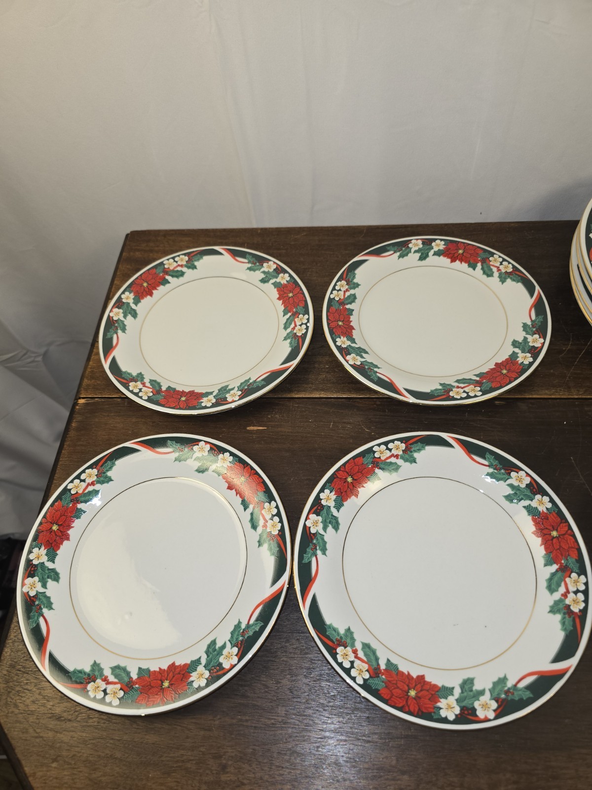 NIB VTG Tienshan”Deck The Halls”16pc Christmas Poinsettia Dinnerware Fine China