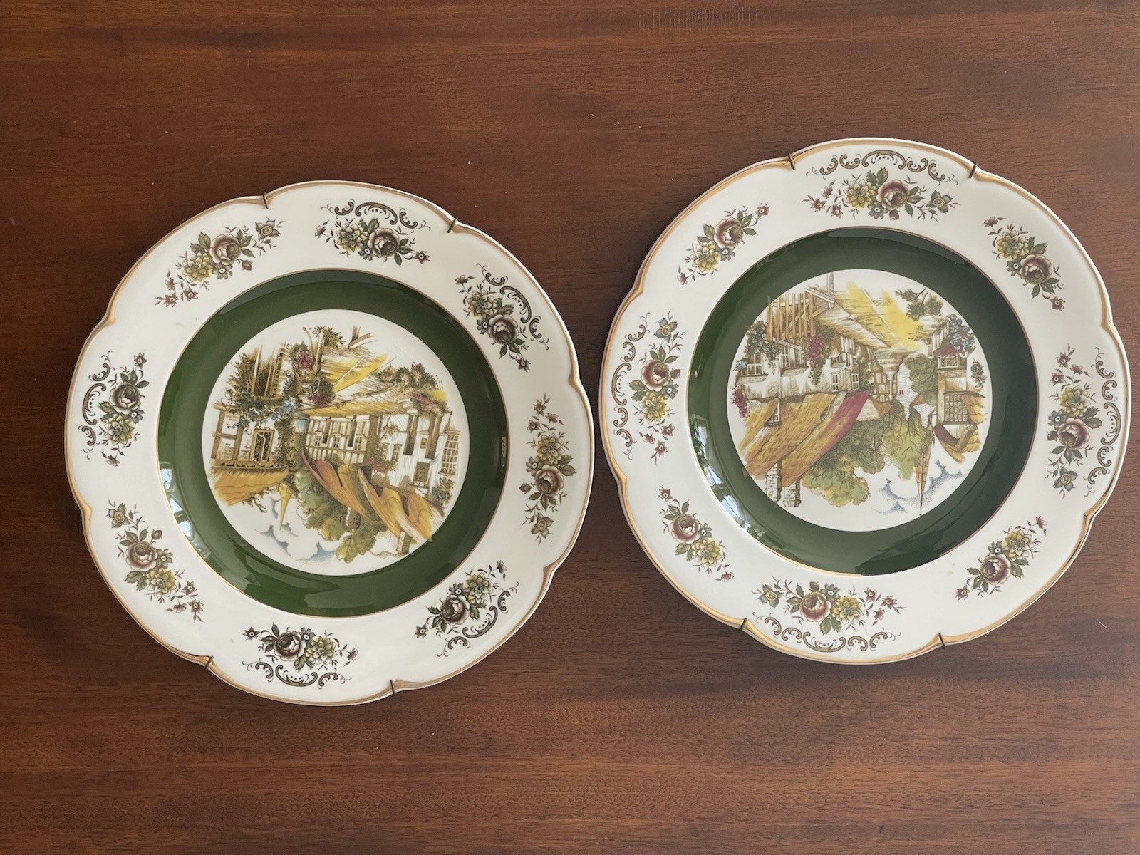 Vintage Ascot Wood & Sons English Village Wall Plates Green Rim Set of 2